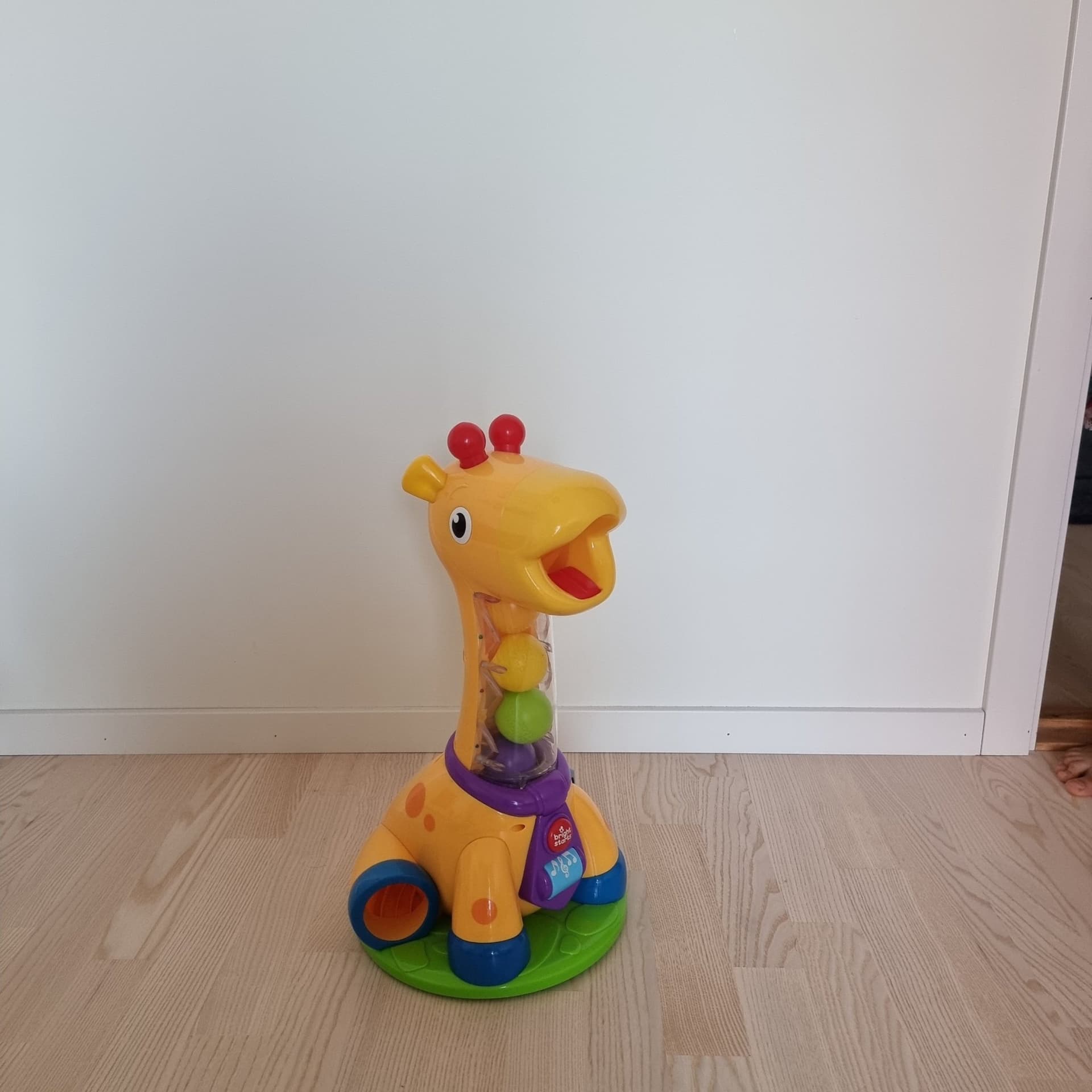 Bright Starts Giraff Leksak - music and light