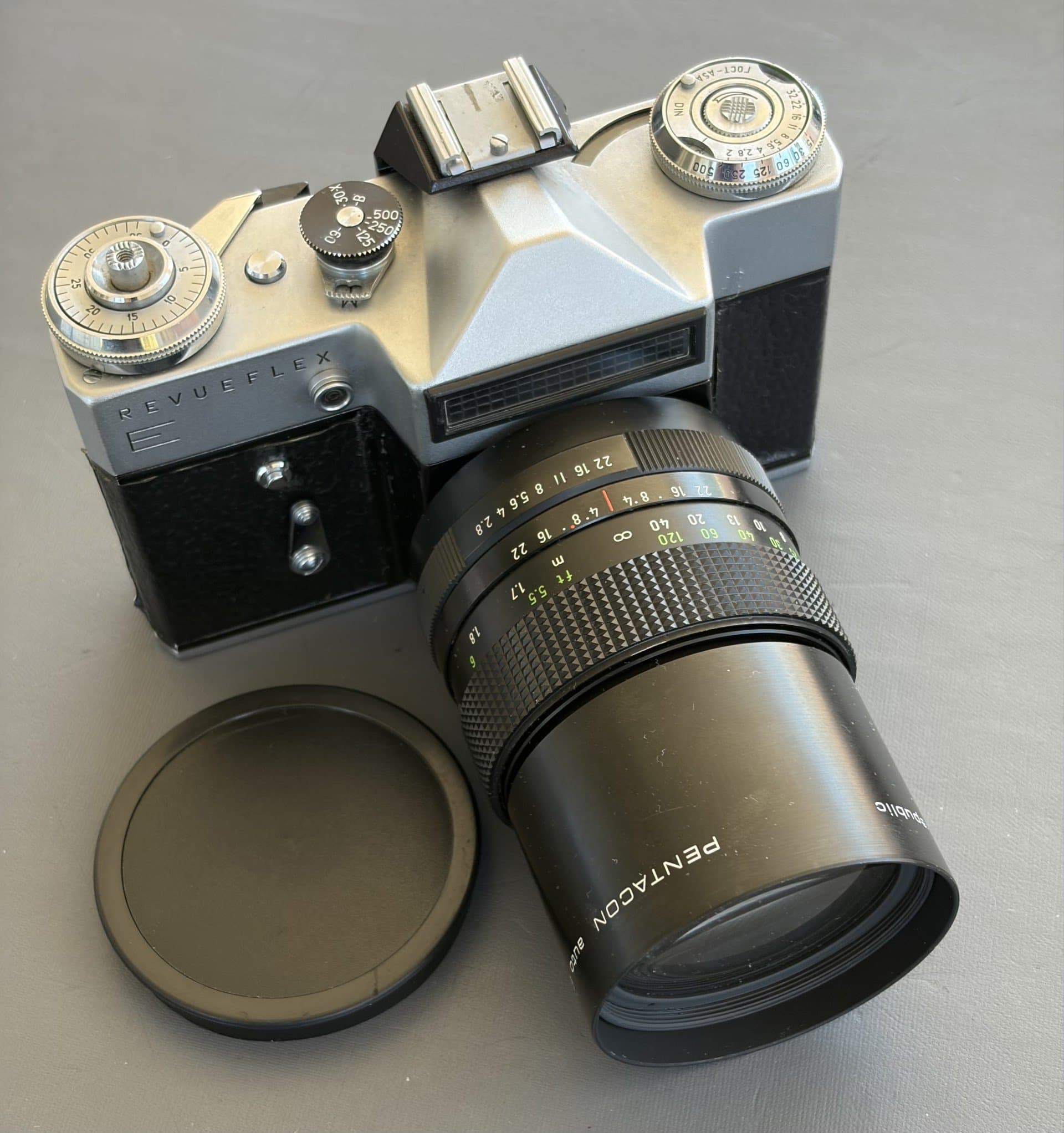 Revueflex E + Pentacon auto 135mm f/2.8 MC – Fint skick, fullt fungerande