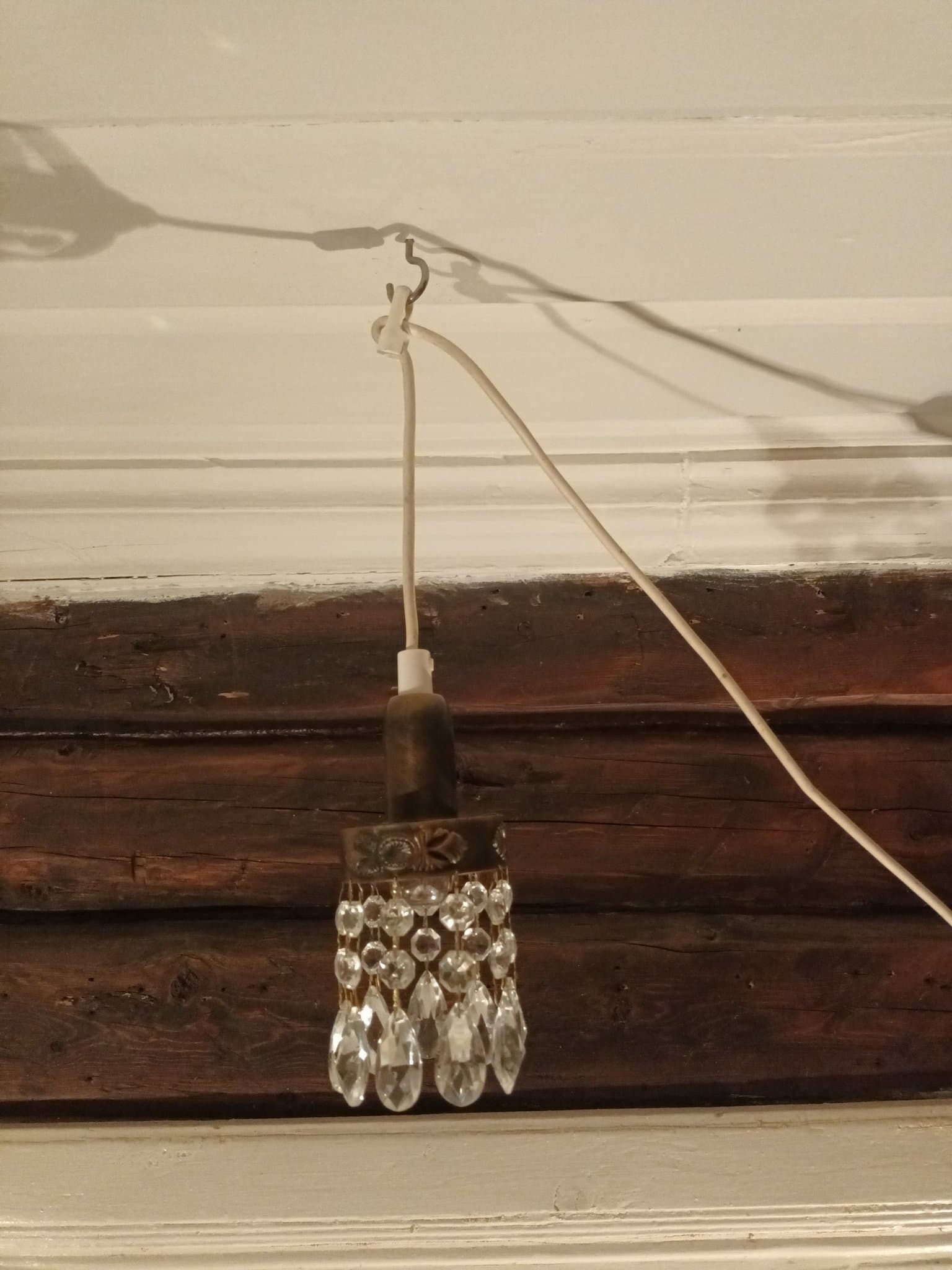 Fönsterlampa med kristaller