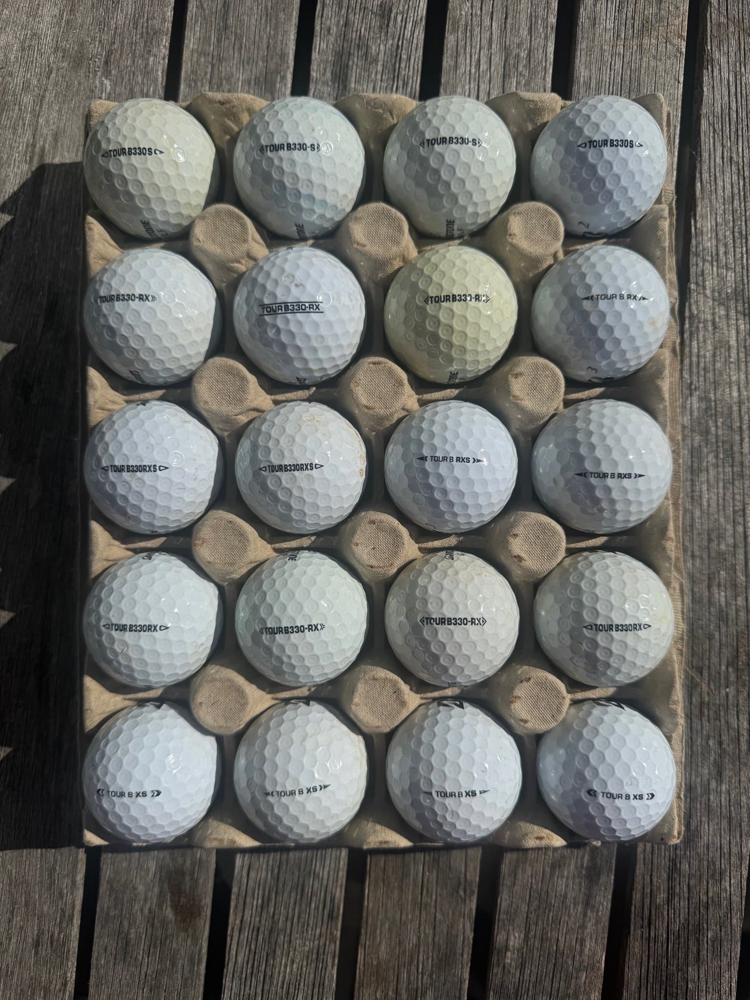 20 st Bridgestone Tour golfbollar