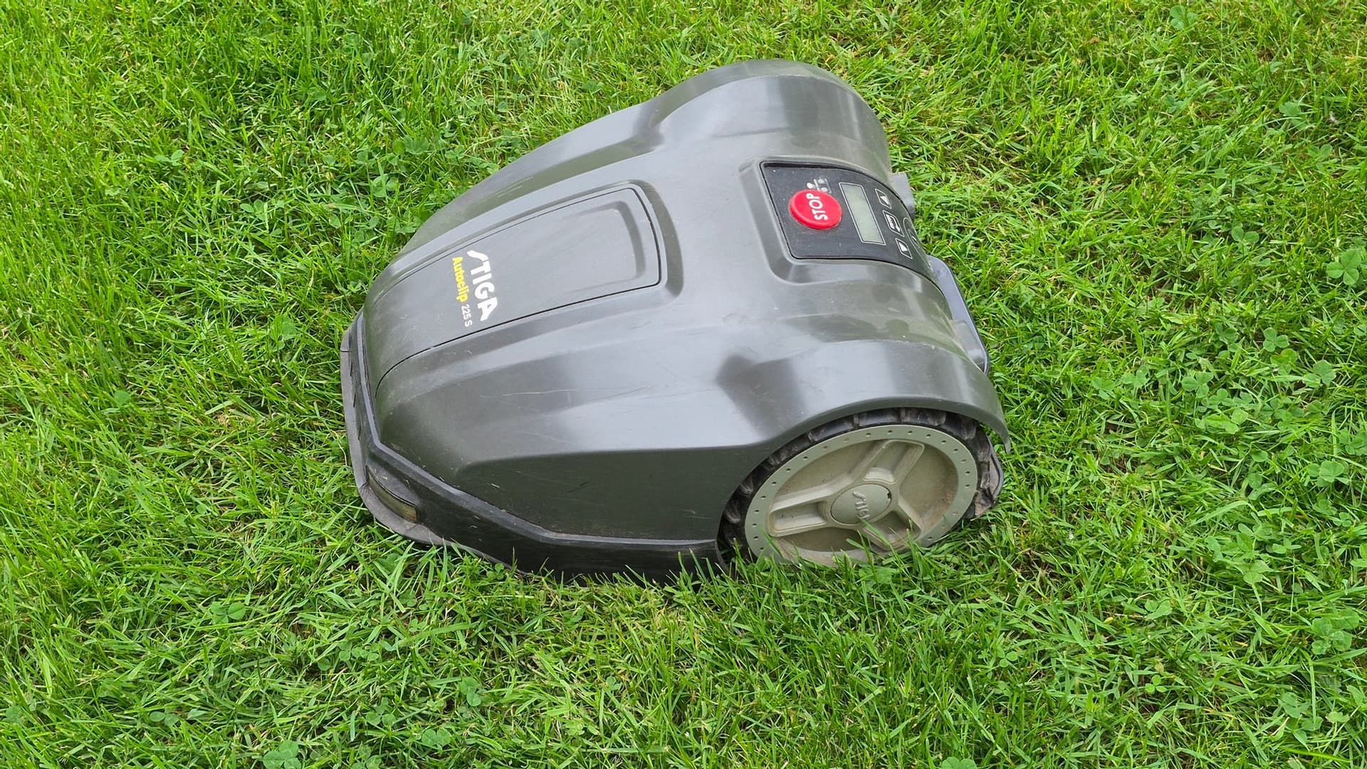Robotgräsklippare Stiga Autoclip 223/225 S