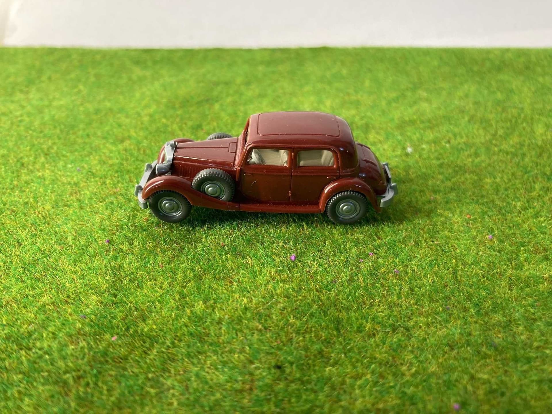 Modellbil H0 1:87 Wiking bil med Husvagn 0630135