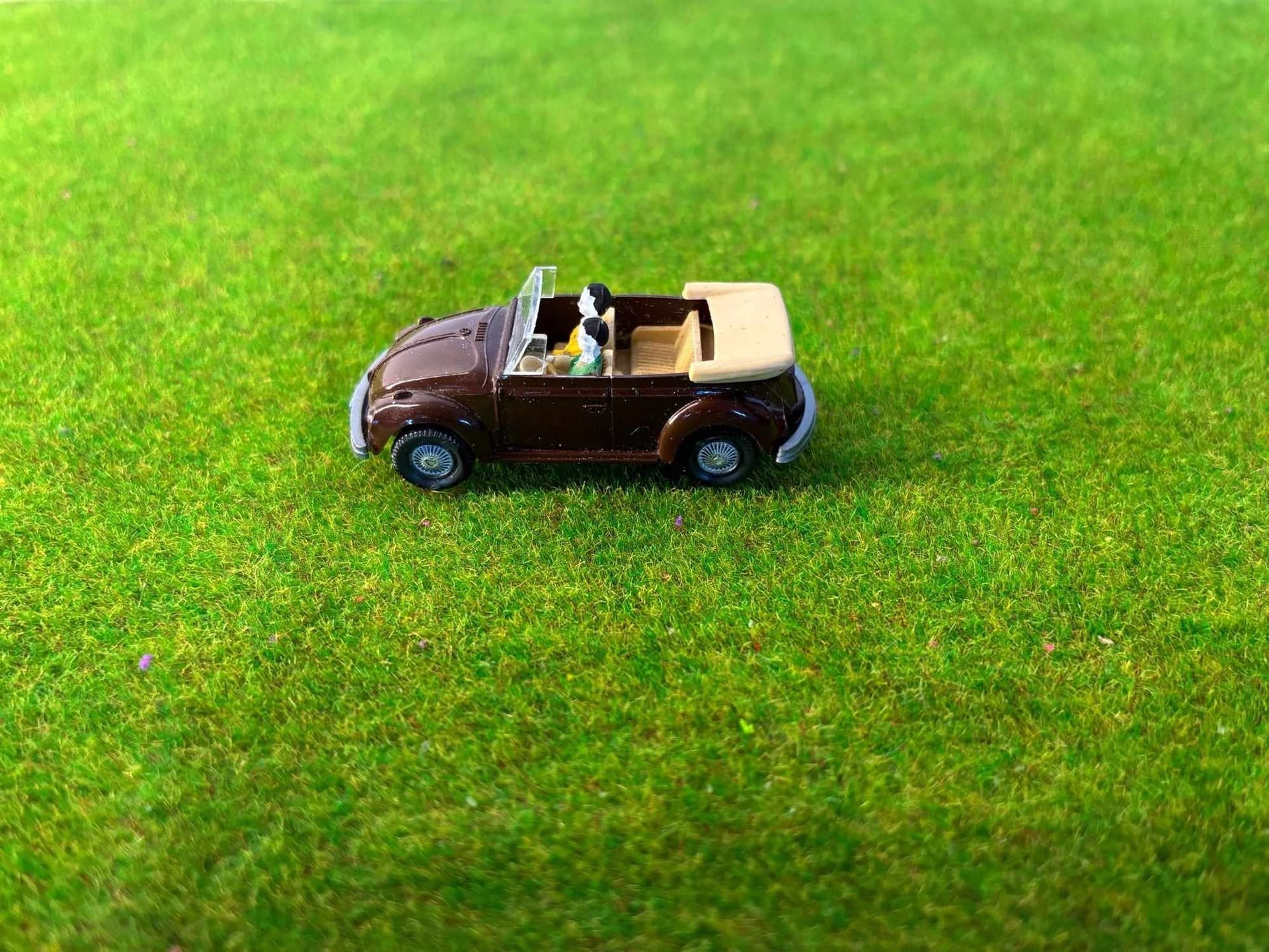 Modellbil H0 1:87 Wiking bil med Husvagn 0630135