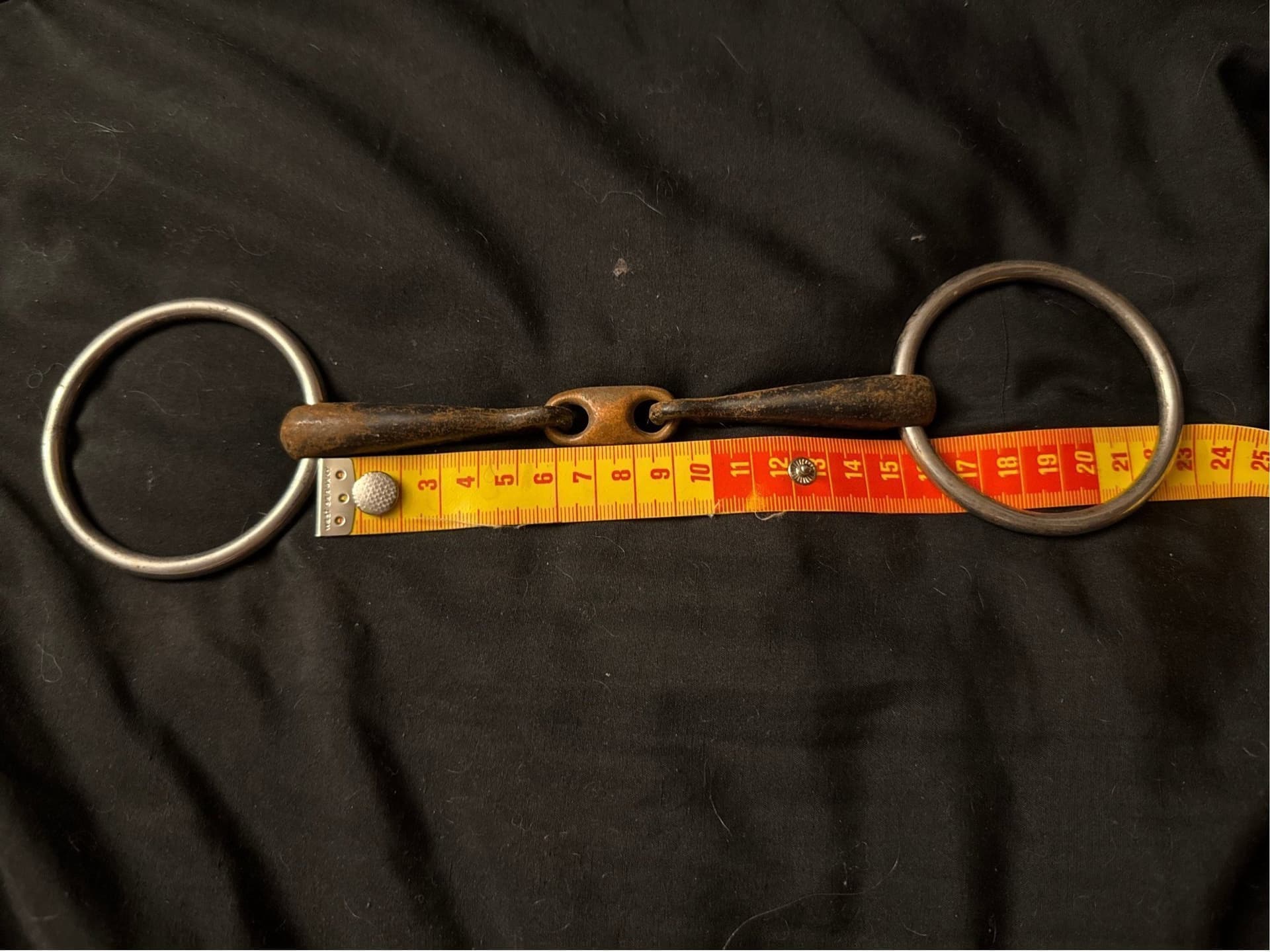 Hästbett / bett tredelat ca 15 cm svart metall