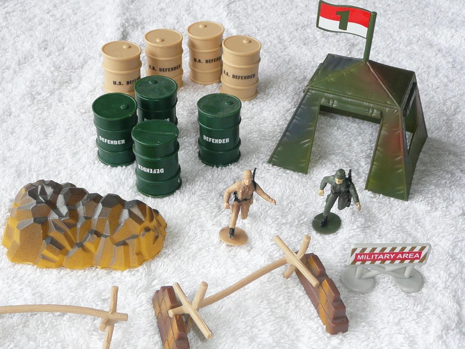 Militär diverse som hör till en bas Smart Toys 1:55