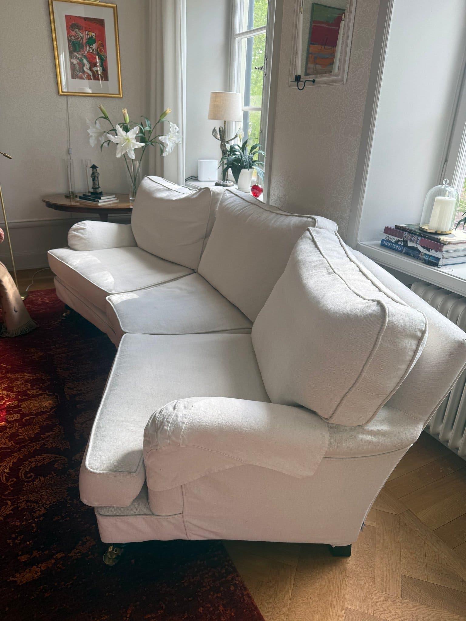 Svängd 3,5-sits Howardsoffa från Englesson