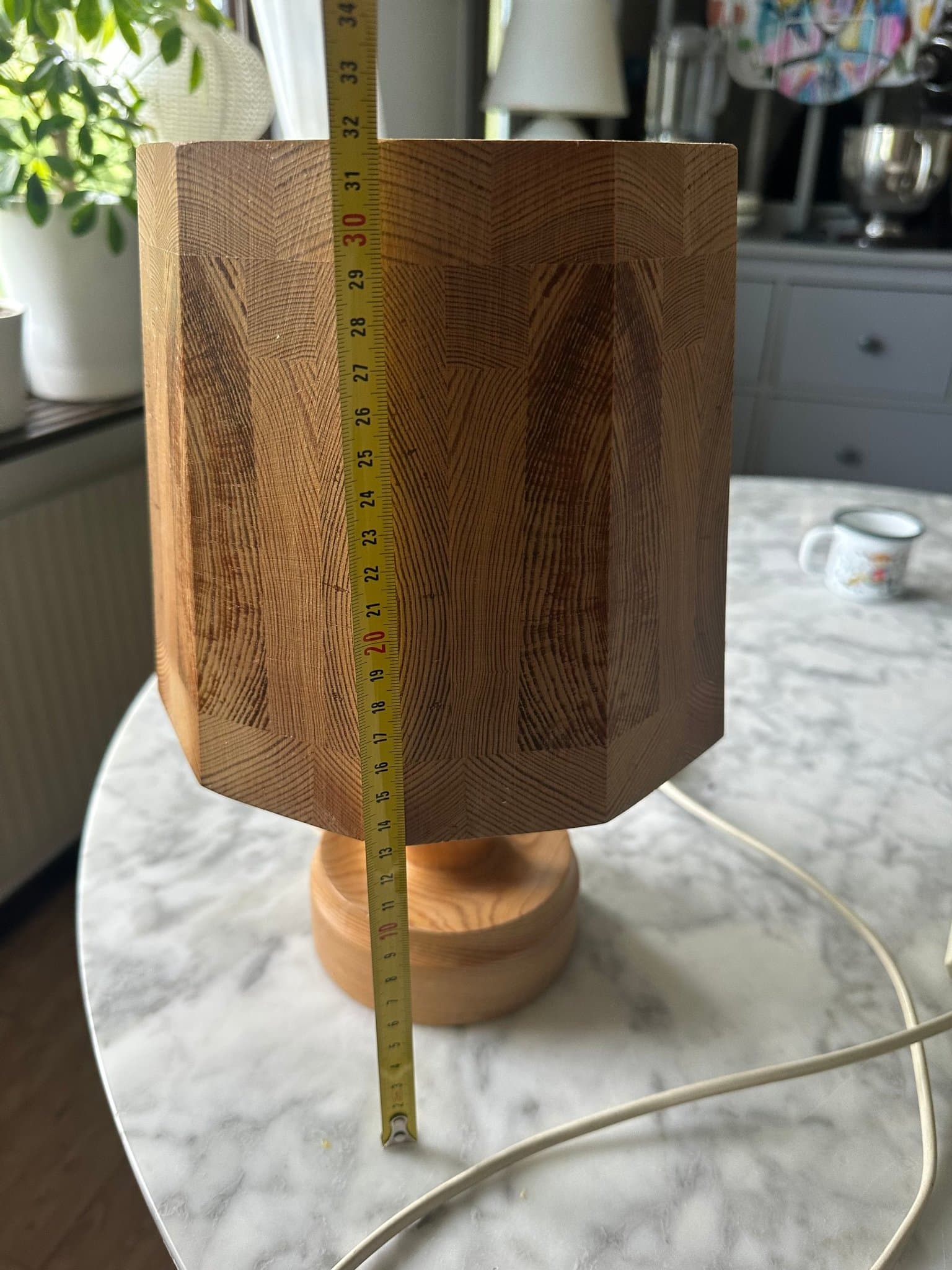 Bordslampa i furu retro