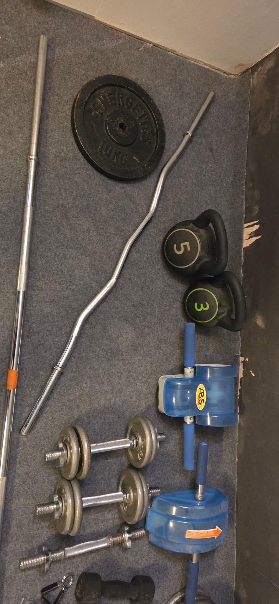 Träningsutrustning för hemmet: Hantlar, skivstänger, kettlebells och vikter