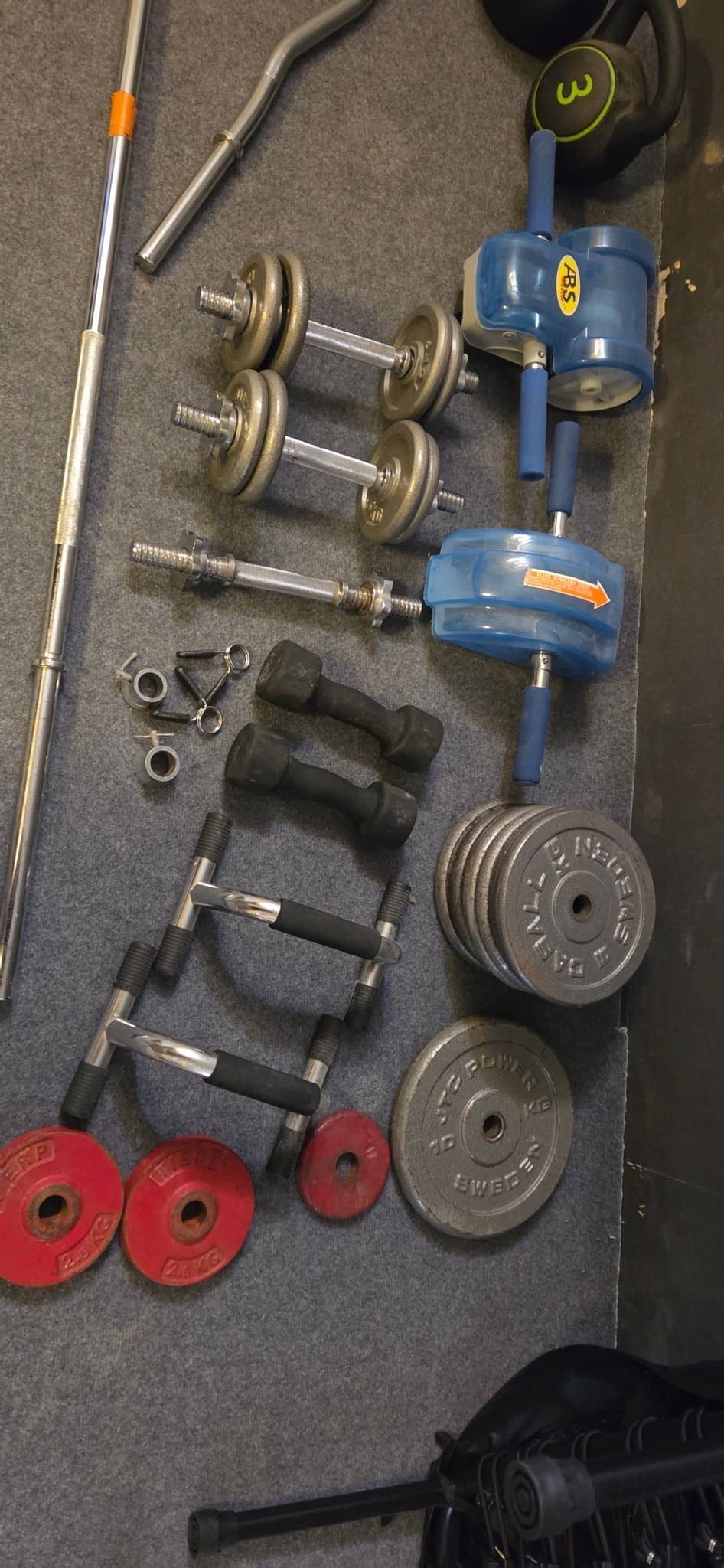 Träningsutrustning för hemmet: Hantlar, skivstänger, kettlebells och vikter