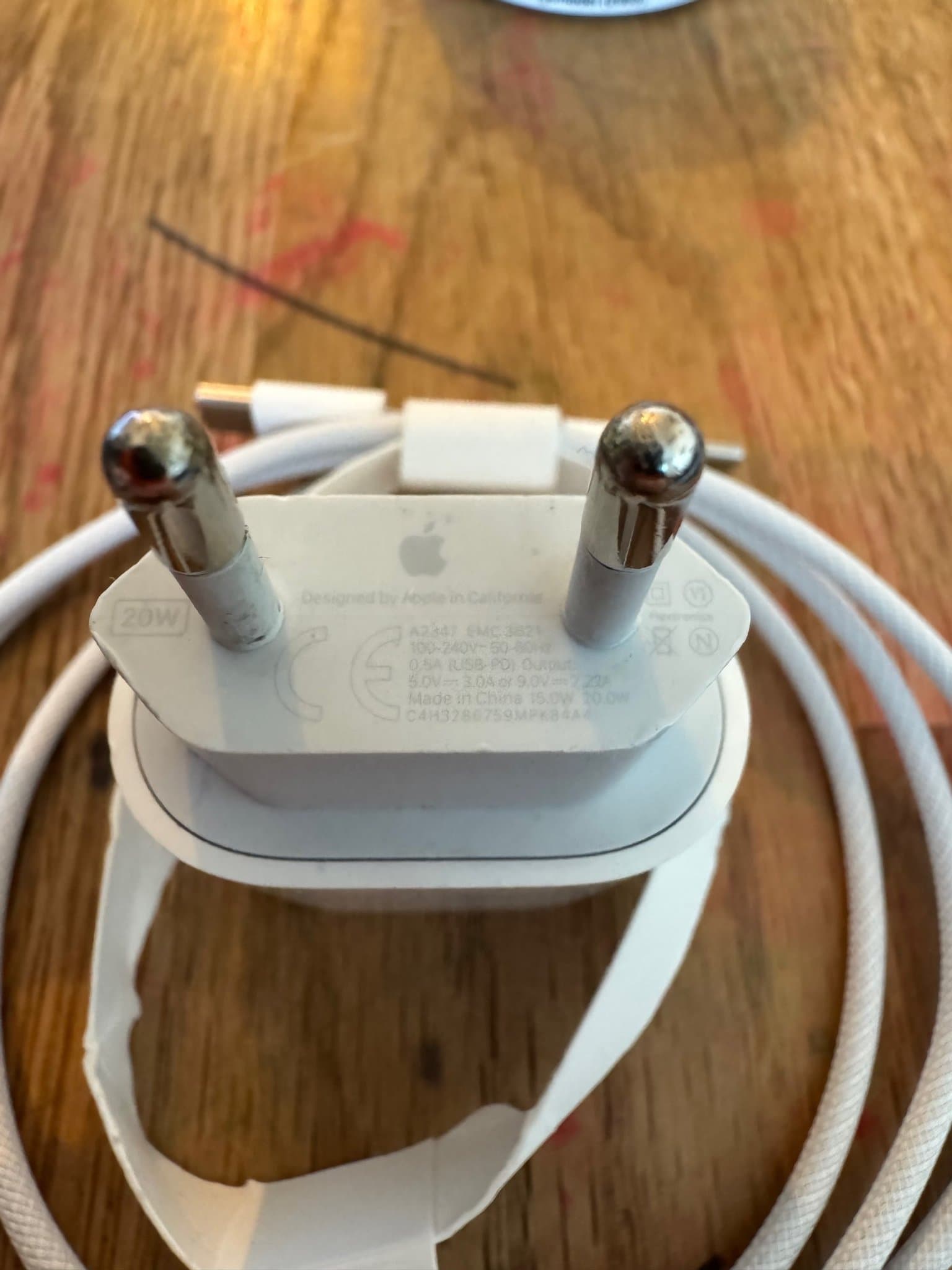 Apple 20W USB-C strömadapter + usb-c kabel