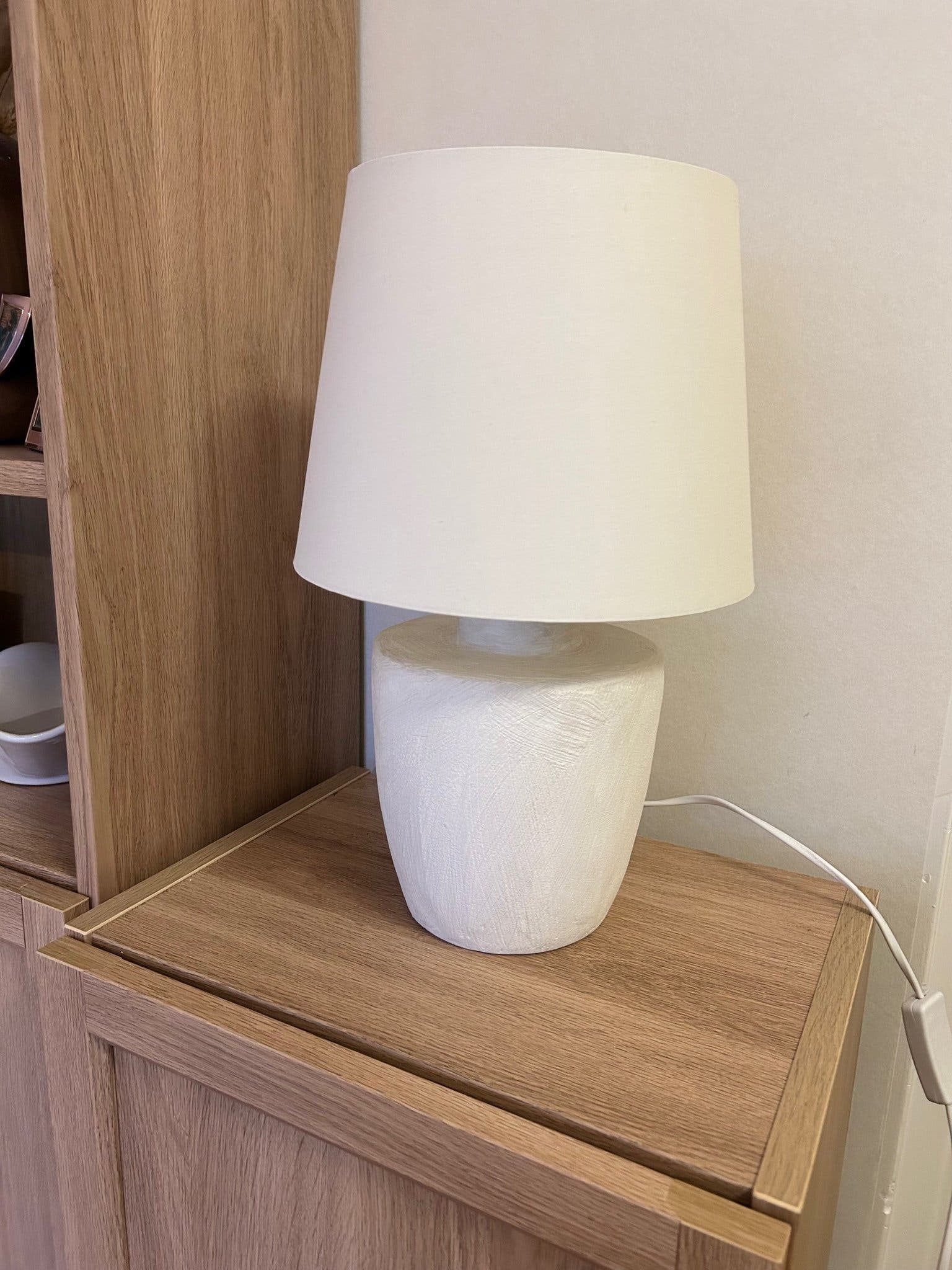 Vit Bordslampa