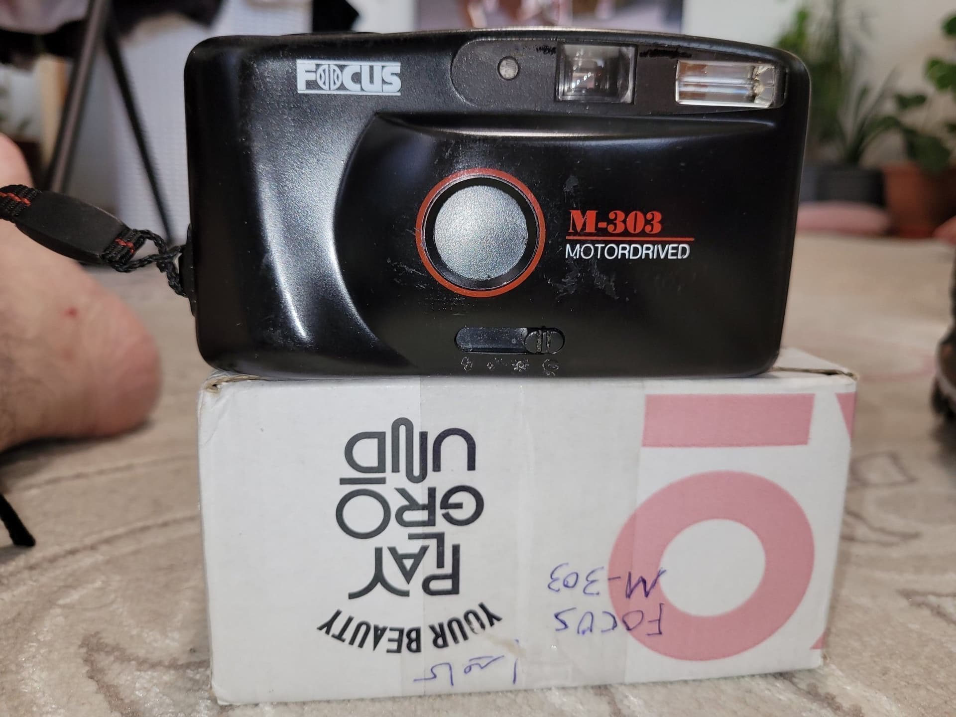 Focus M-303 MotorDriven Filmkamera