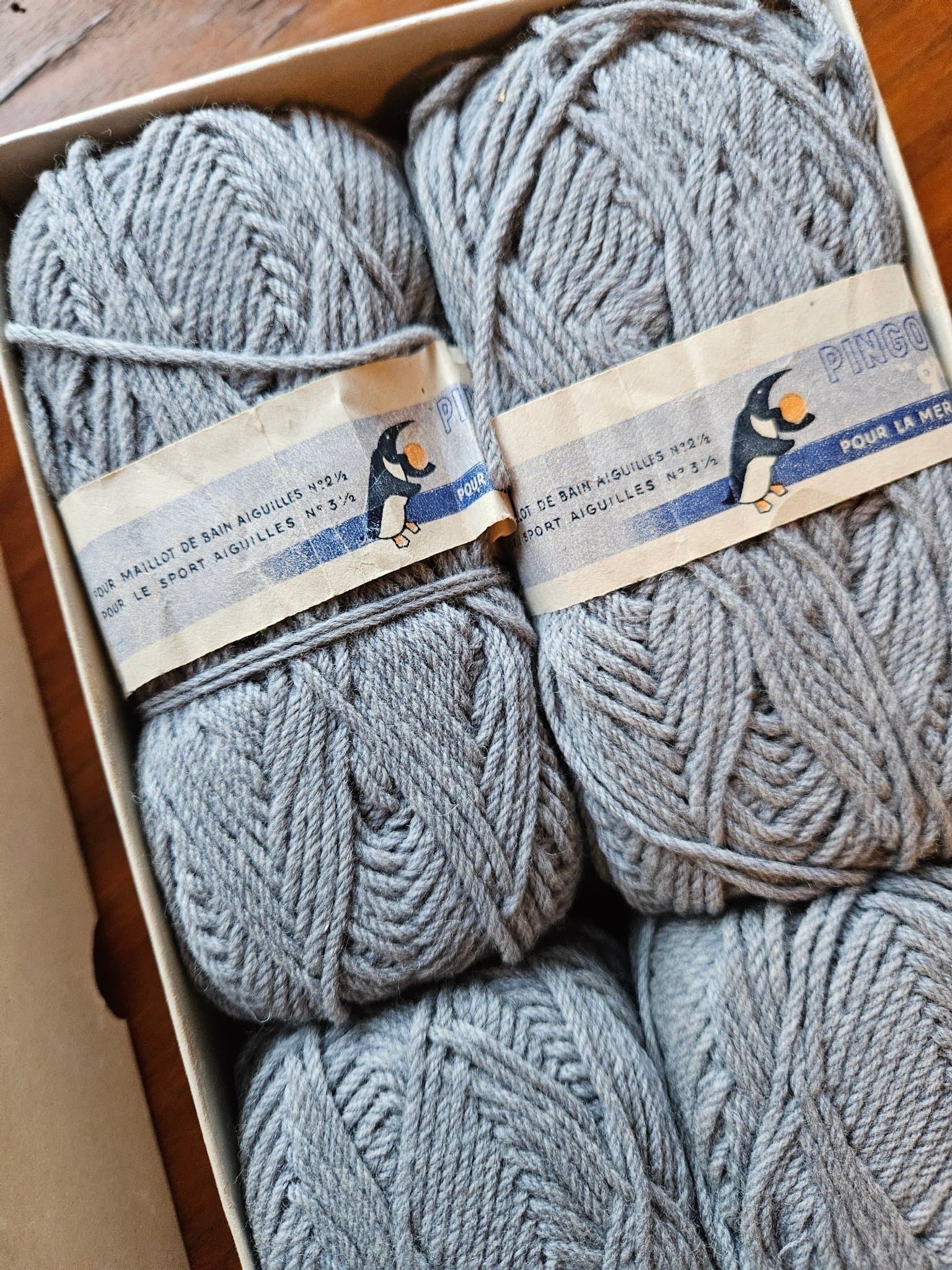 Vintage äldre ullgarn grå NOS