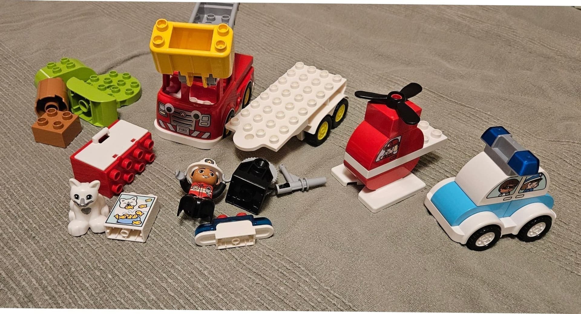 Lego Duplo Brandbil, Polisbil, Helikopter och Figurer