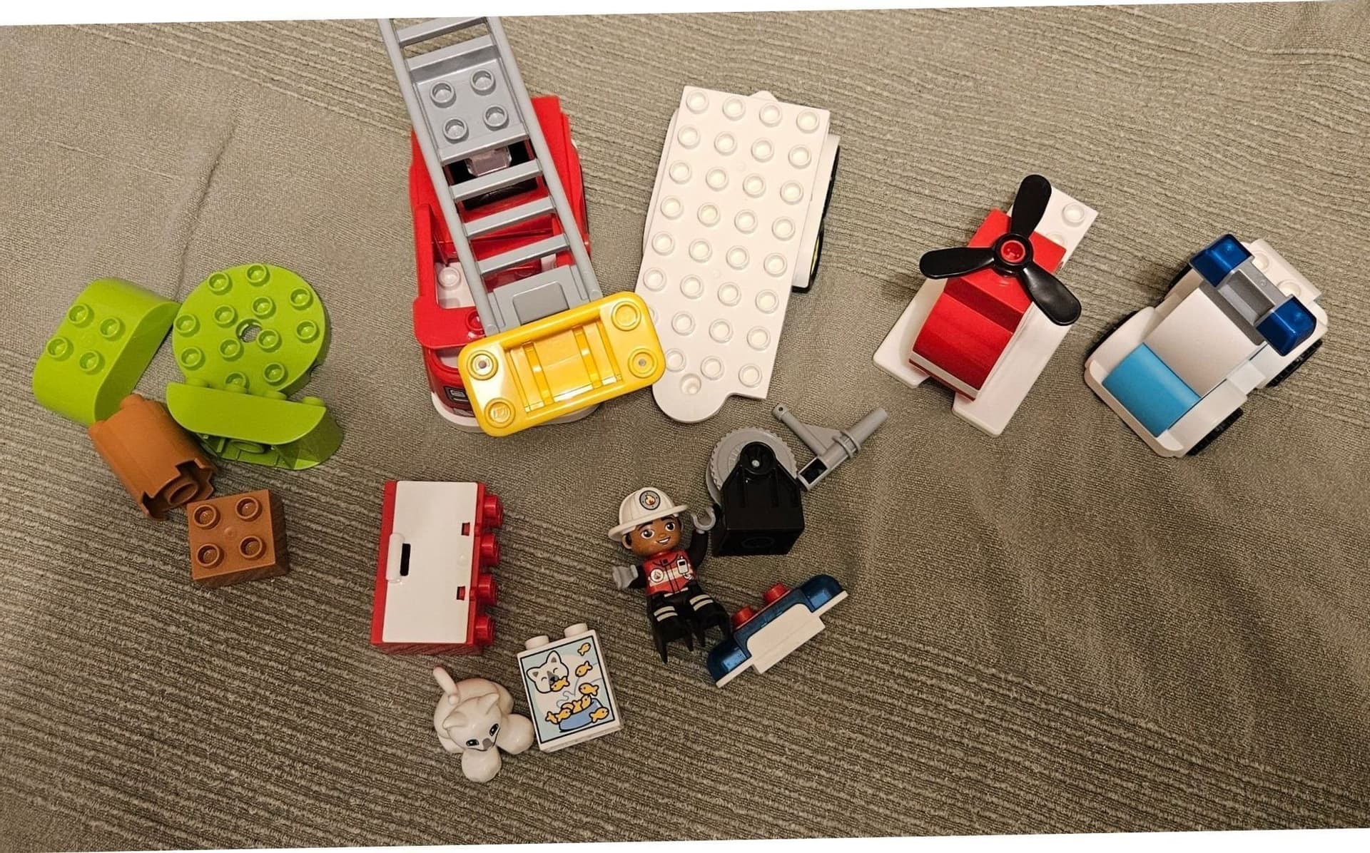 Lego Duplo Brandbil, Polisbil, Helikopter och Figurer