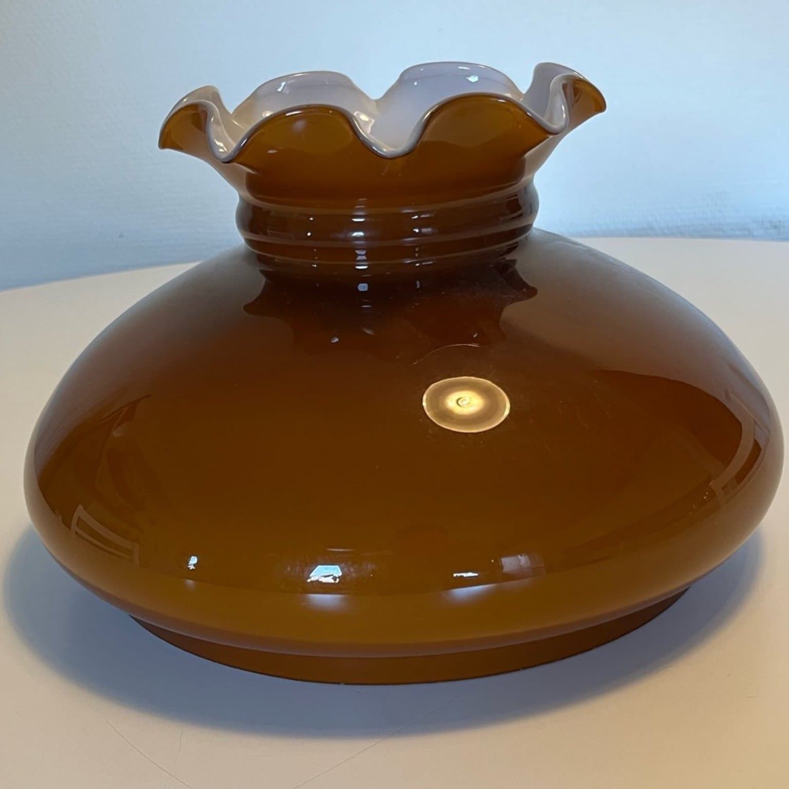 !!! STOR LAMPSKÄRM I BRUNT GLAS,,PASSAR 27CM,,VINTAGE DESIGN I NYSKICK !!