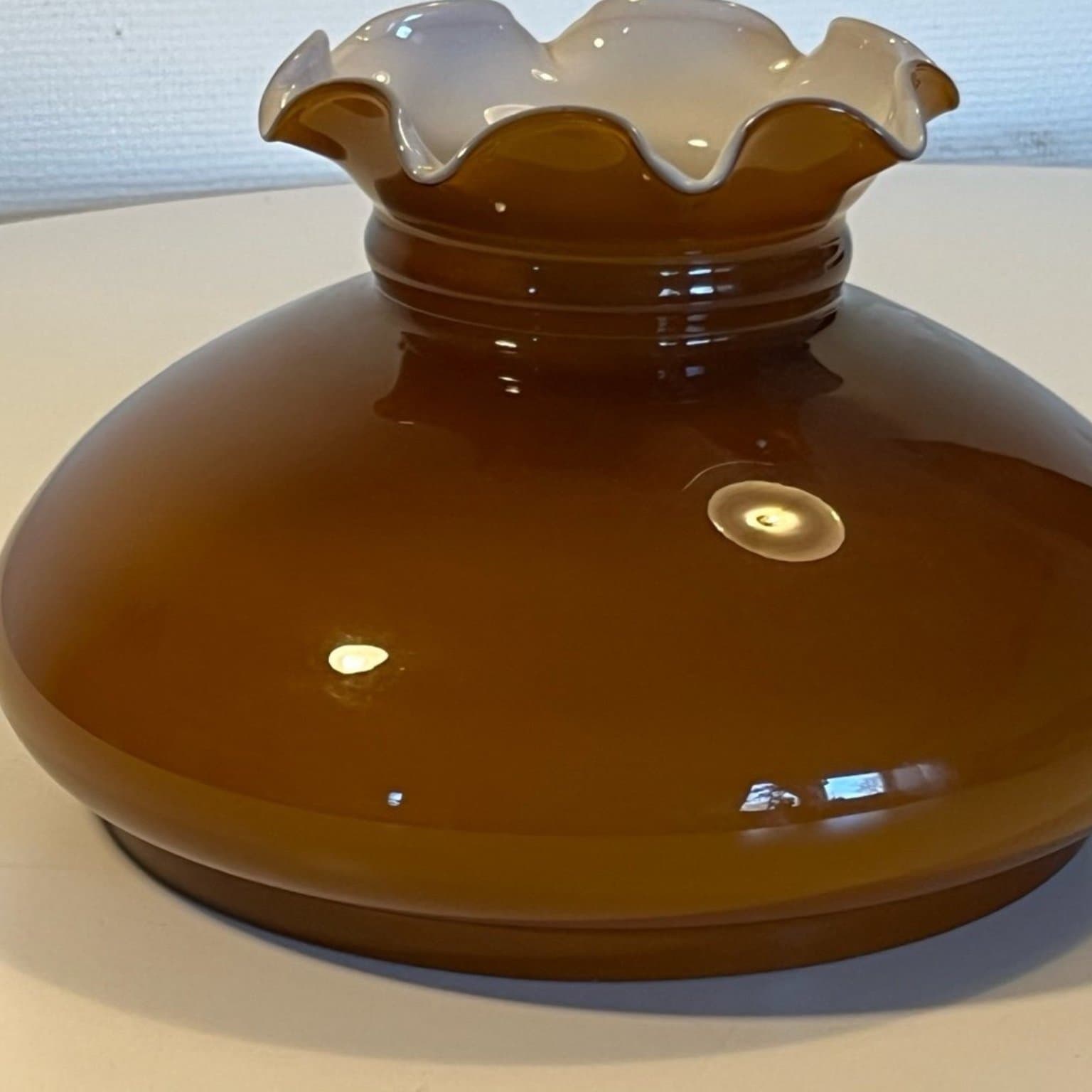 !!! STOR LAMPSKÄRM I BRUNT GLAS,,PASSAR 27CM,,VINTAGE DESIGN I NYSKICK !!