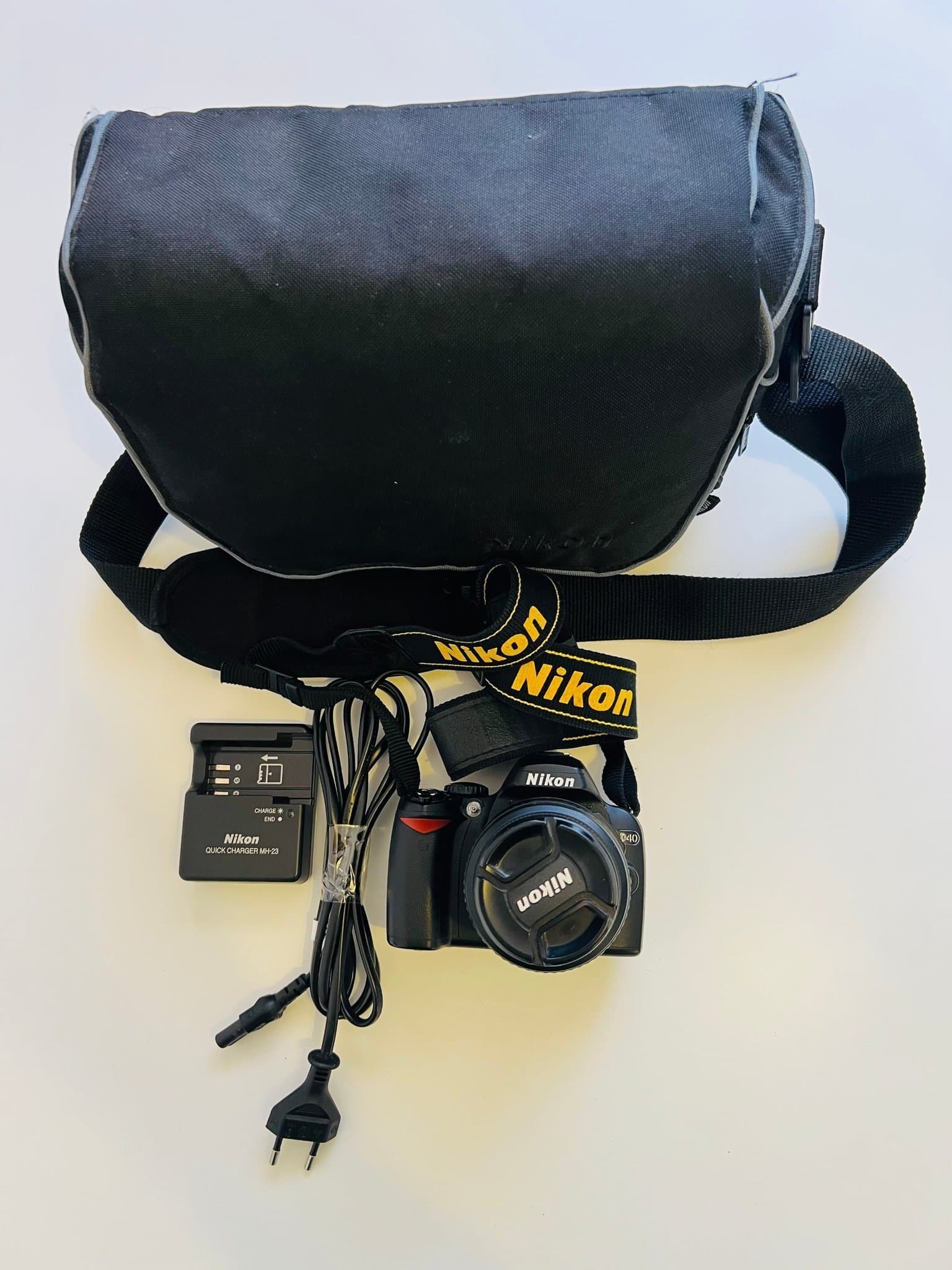 Nikon D40 + AF-S DX 18–55mm – Komplett kit med väska & laddare