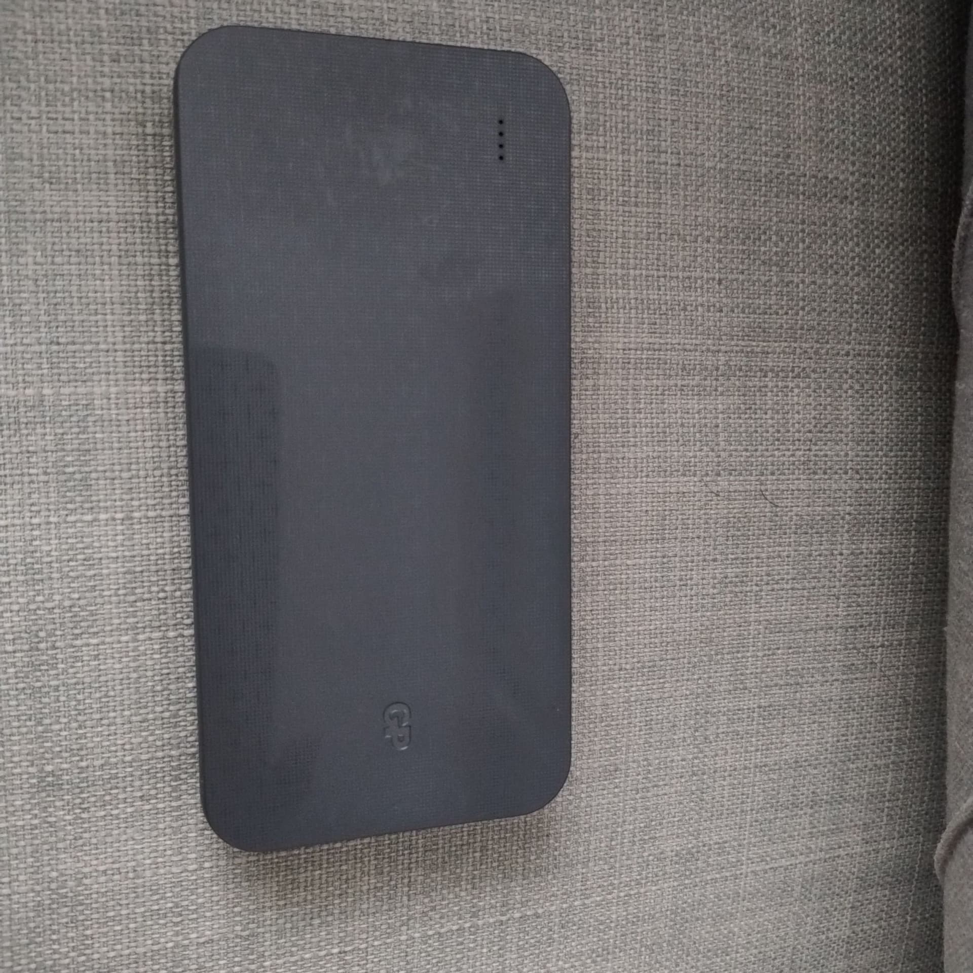 Powerbank i mycket gott skick, upp till 10 laddningar