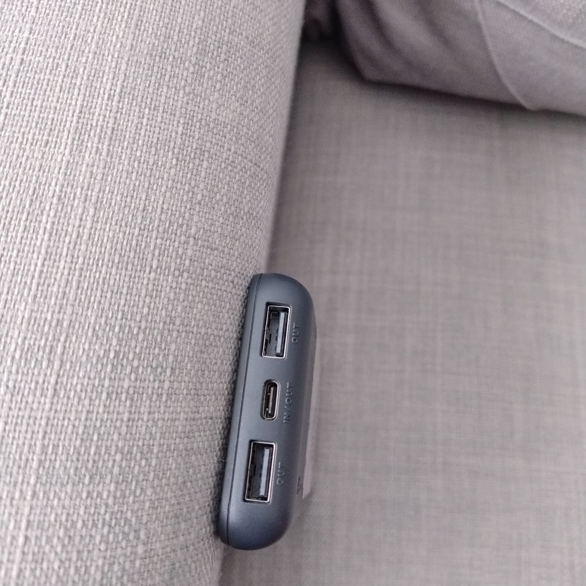 Powerbank i mycket gott skick, upp till 10 laddningar