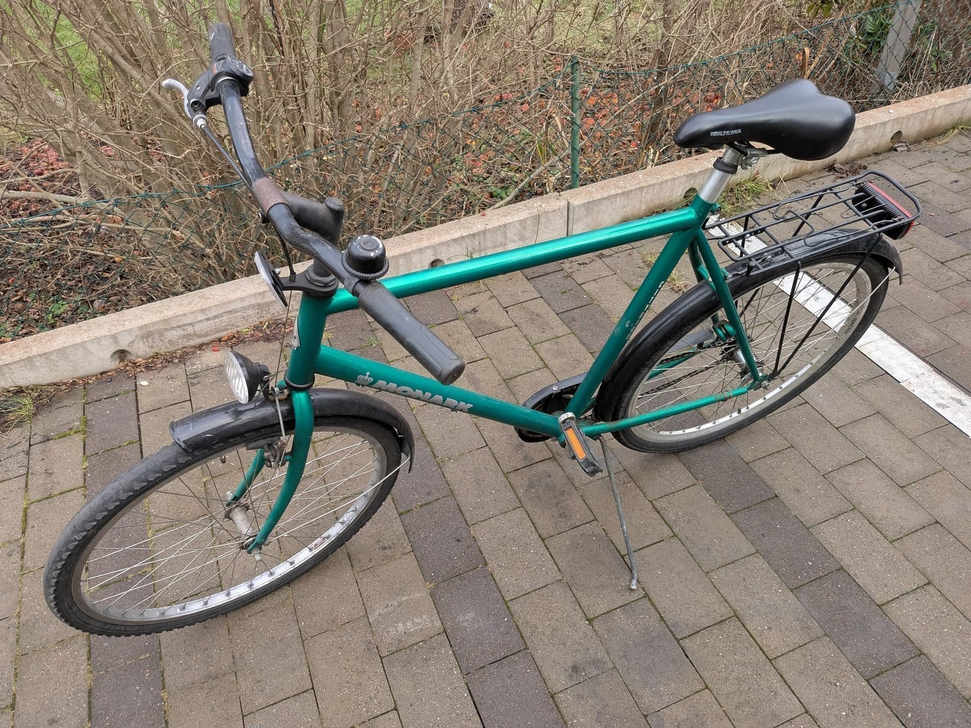 Komplett servad Monark herrcykel oväxlad 26 tum