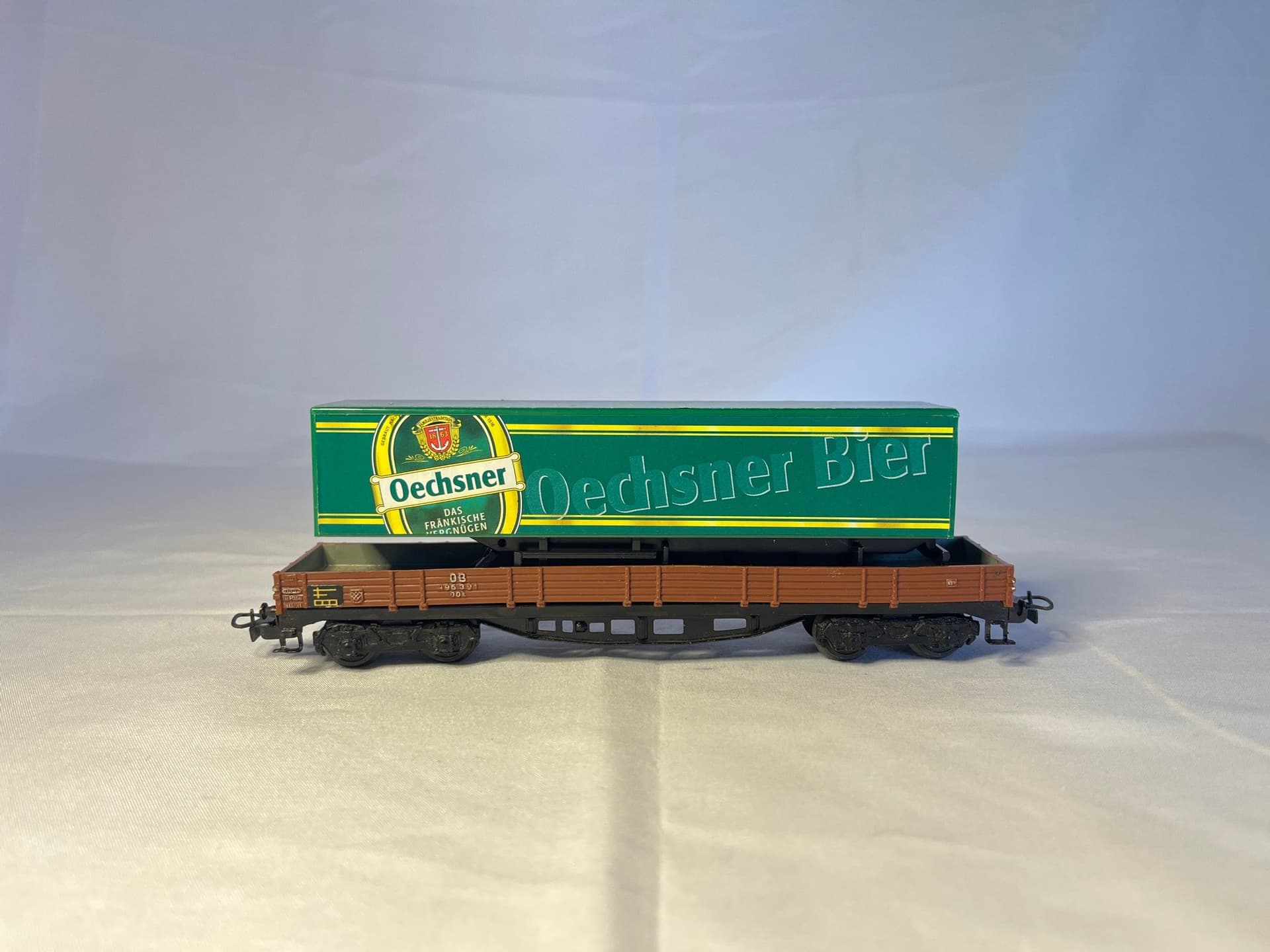 Märklin Lång Boogie Flakvagn lastad med öllastbilstrailer
