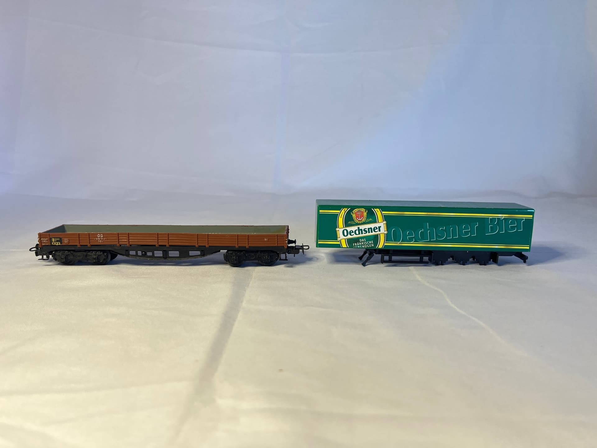 Märklin Lång Boogie Flakvagn lastad med öllastbilstrailer