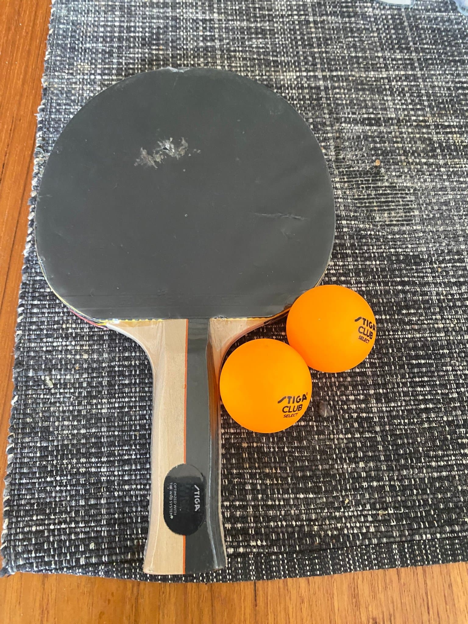 Stiga bordtennisracket med bollar