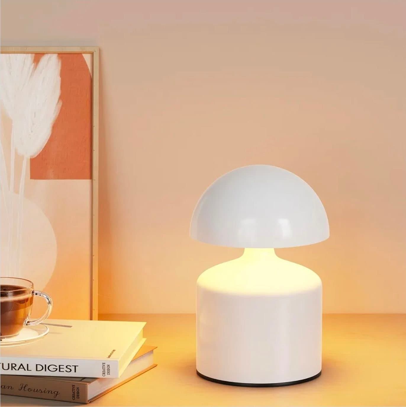 Bordslampa i svampdesign i metal