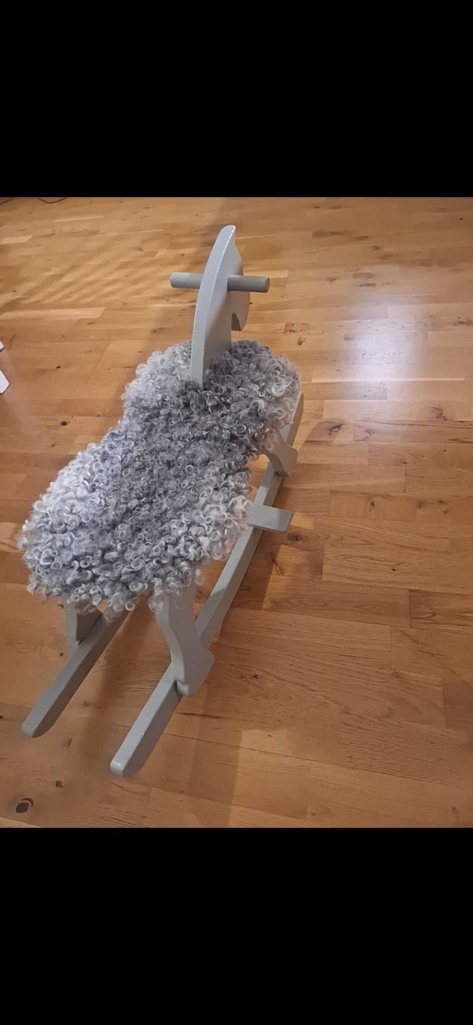 Gunghäst grå med fårskinn