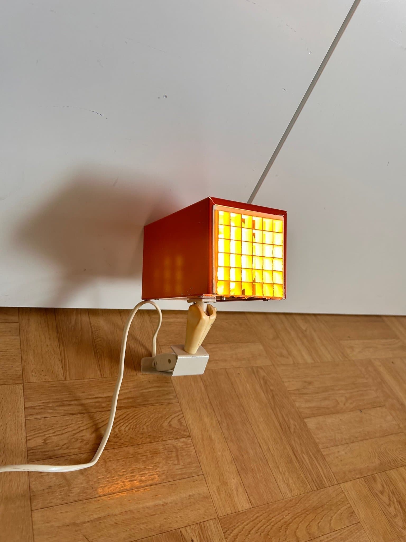 Röd vägglampa VINTAGE Kuben av Hans-Agne Jakobsson - Elidus , 1970-tal.