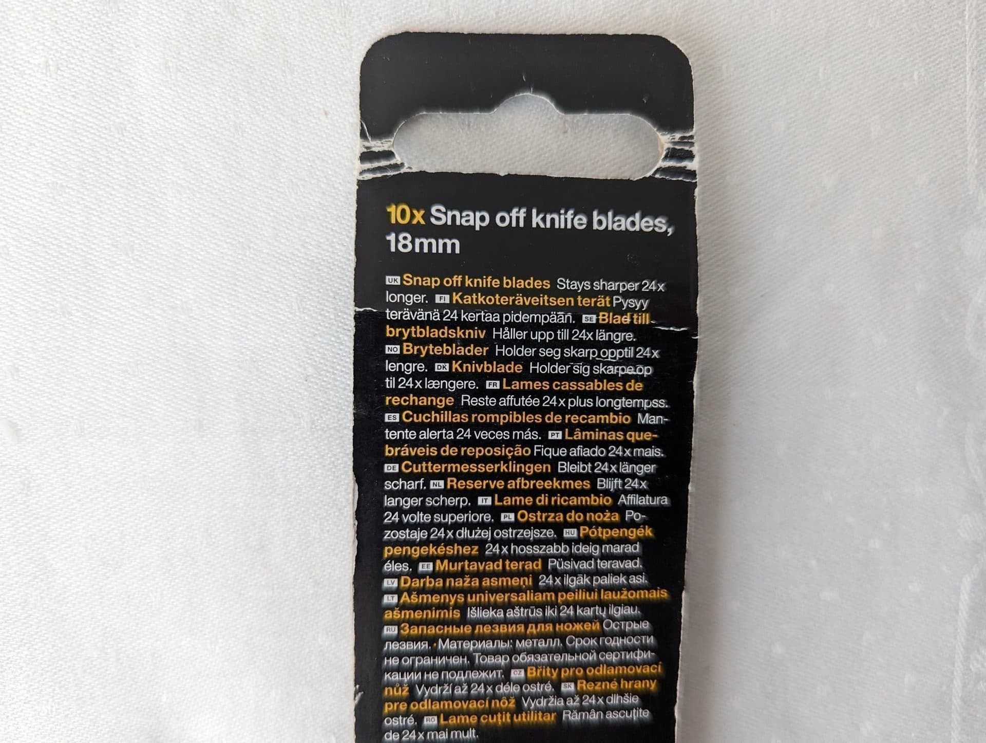 Ny Fiskars CarbonMax™ Brytbladskniv på 18 mm, 10-pack med blad