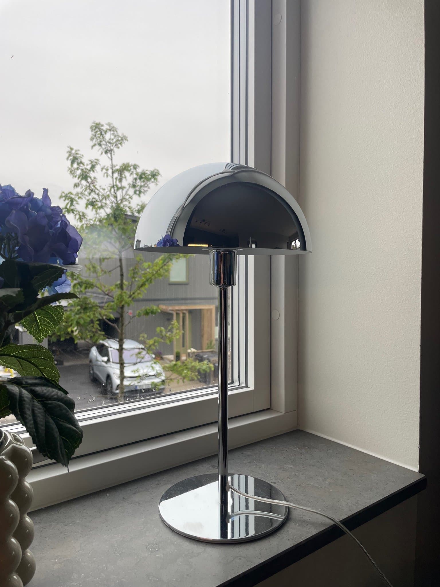 Bordslampa i krom