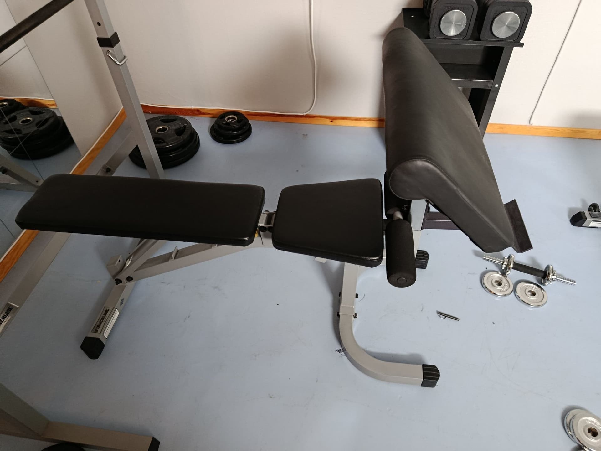 Body solid bänkpress med curl station