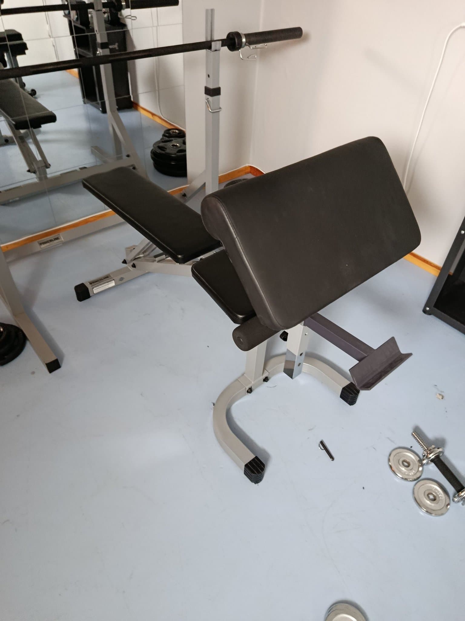 Body solid bänkpress med curl station