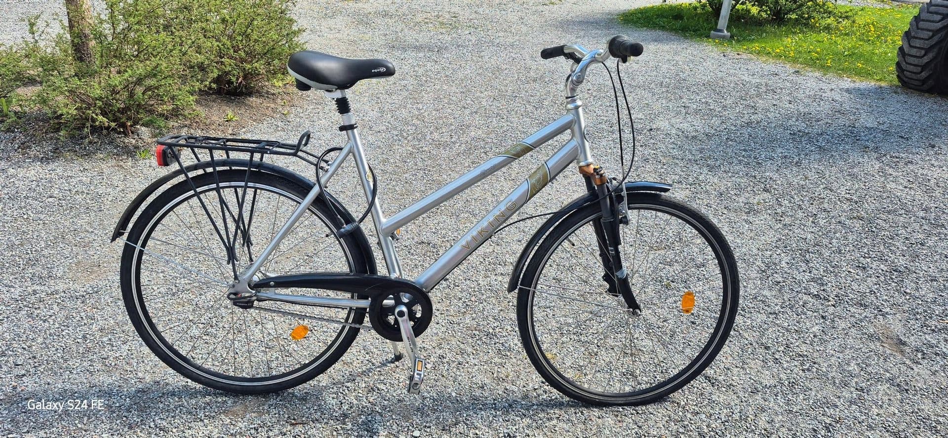 Viking Sport 3-växlad damcykel med korg och pakethållare