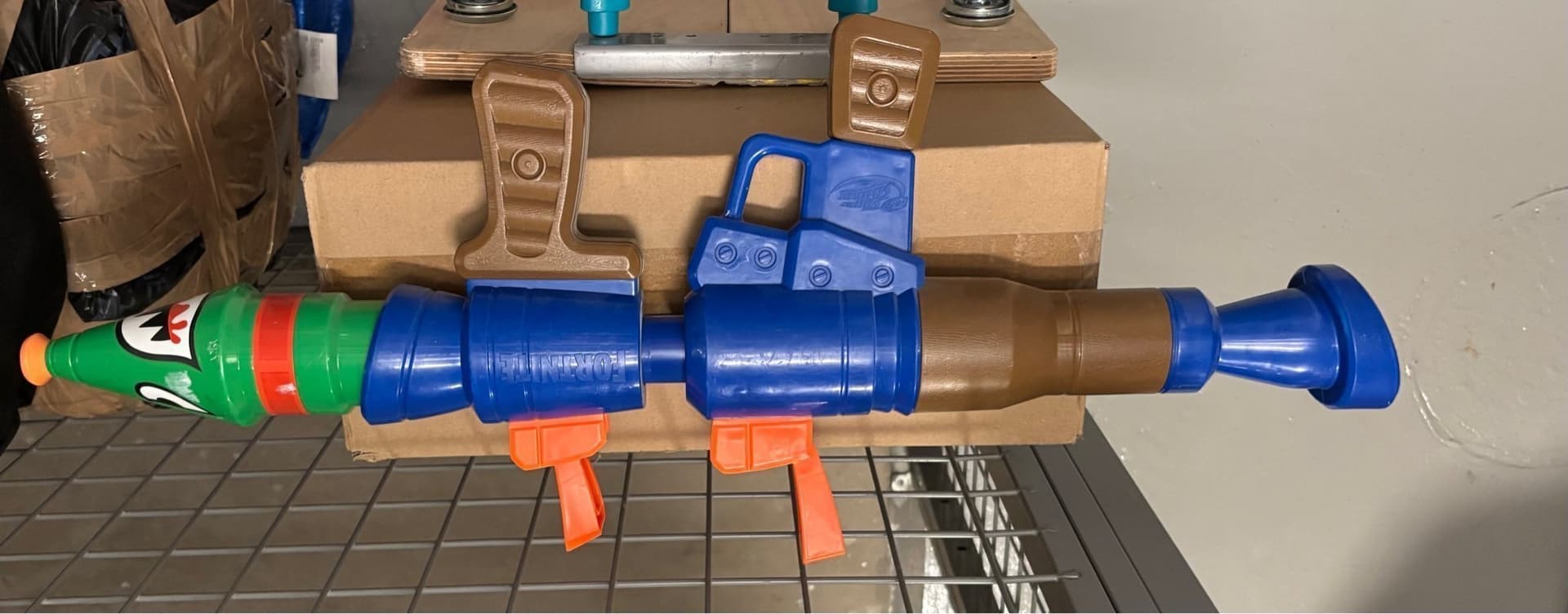 Stor samling vattenleksaker - fortnite vattenpistoler