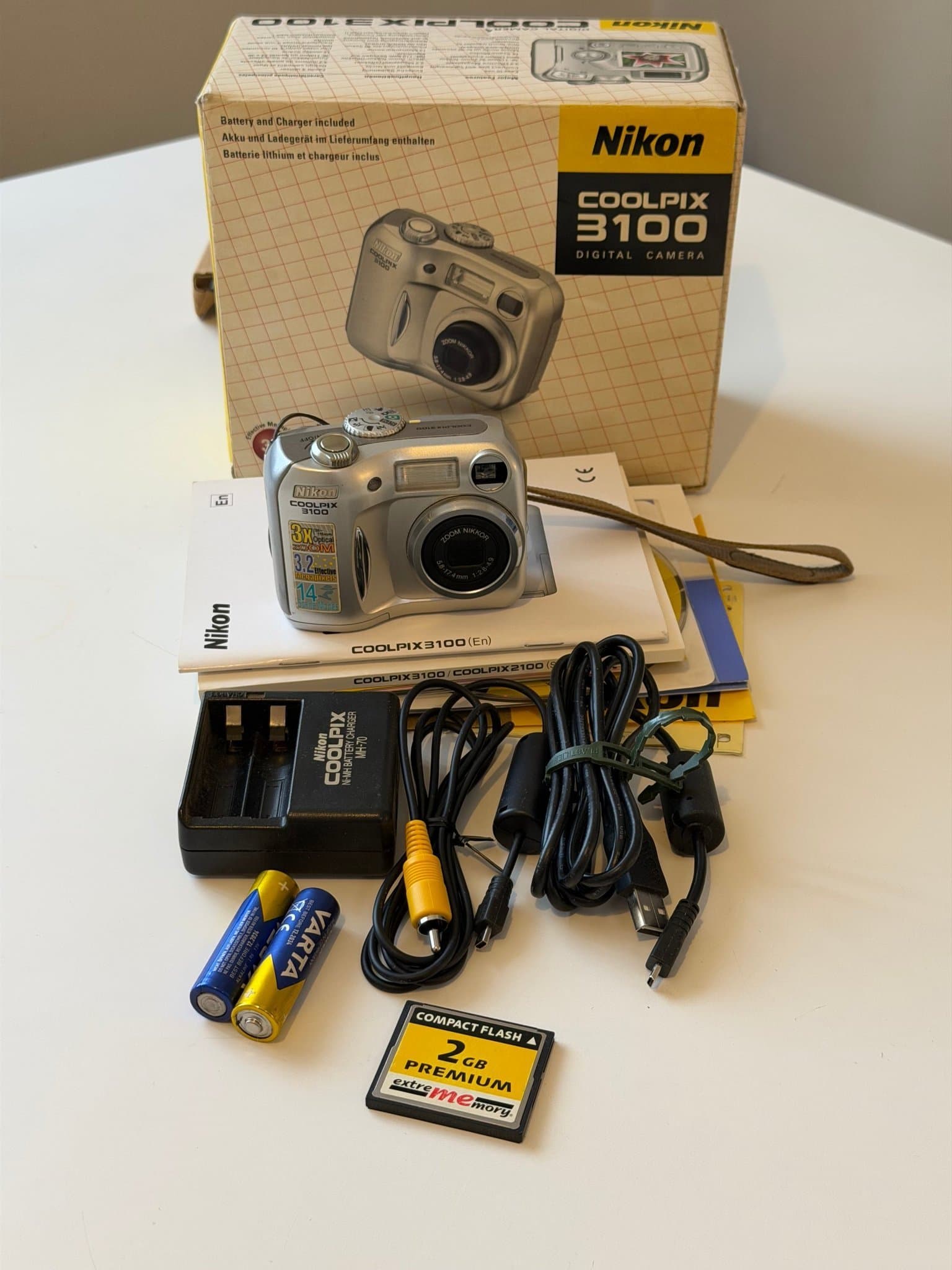 Nikon Coolpix 3100 – 3.2 MP Digitalkamera – Komplett paket