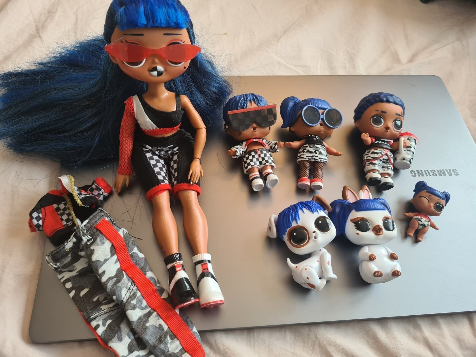 LOL Surprise! OMG Downtown B.B – Familjepaket