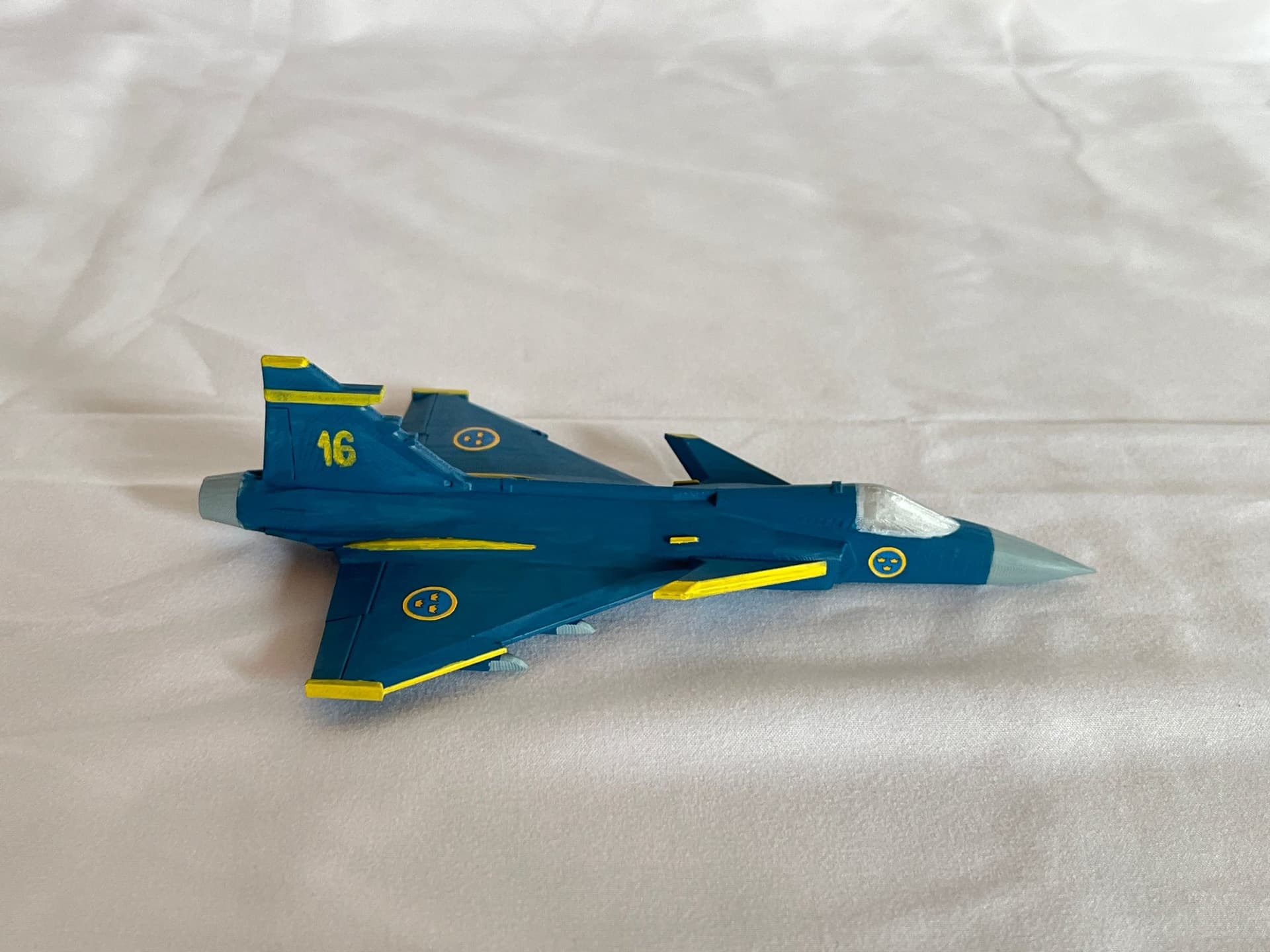 SAAB JAS Gripen 39, 1:87
