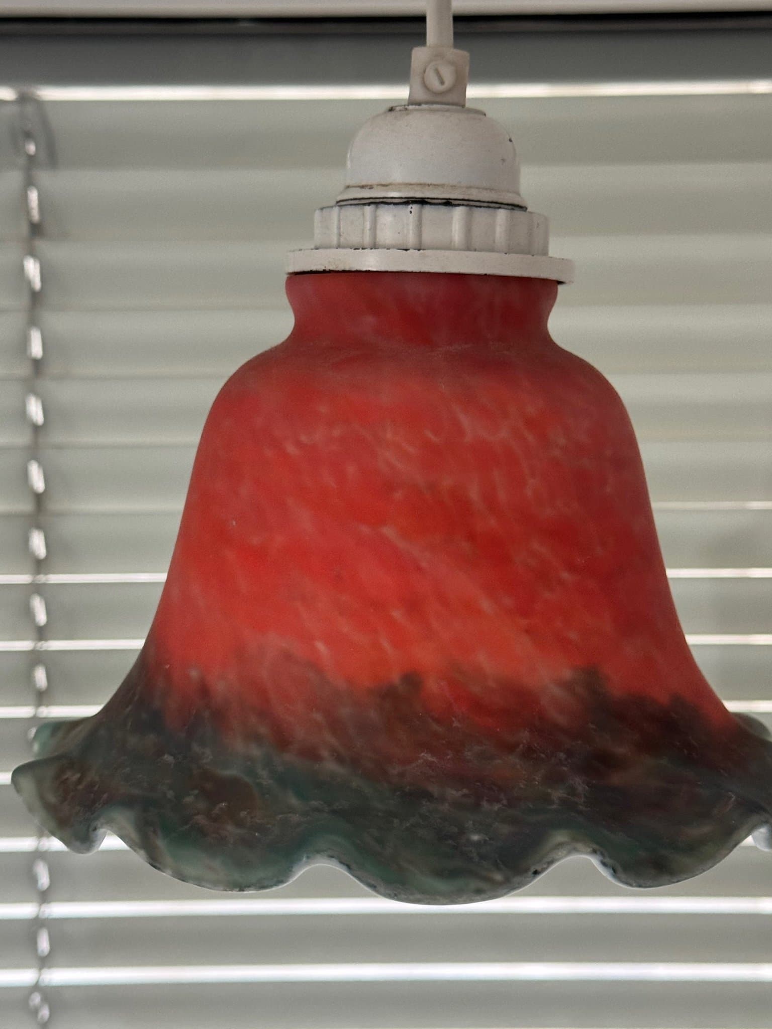 Fönsterlampa , retro med Röd Glasskärm