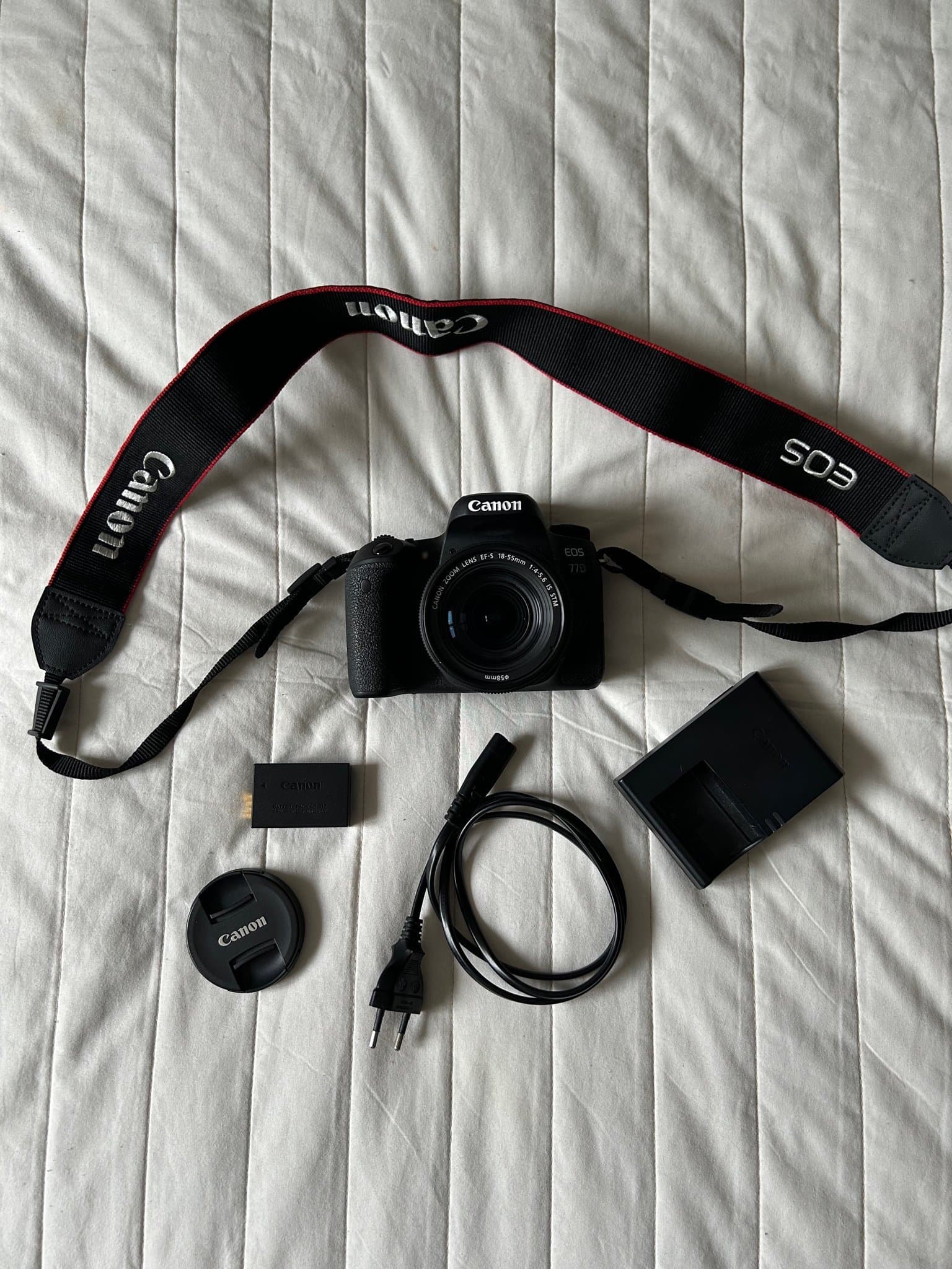 Canon EOS 77D + 18–55 IS STM | Endast 3 900 exponeringar | Mycket fint skick