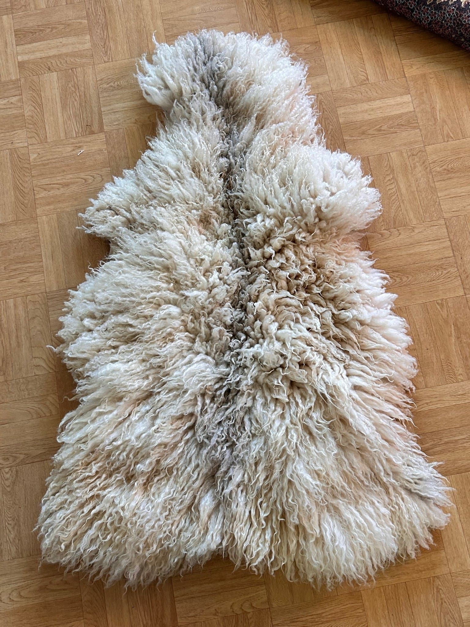 XL Långhårig Fårskinn / Unikt .ca 110 × 80cm