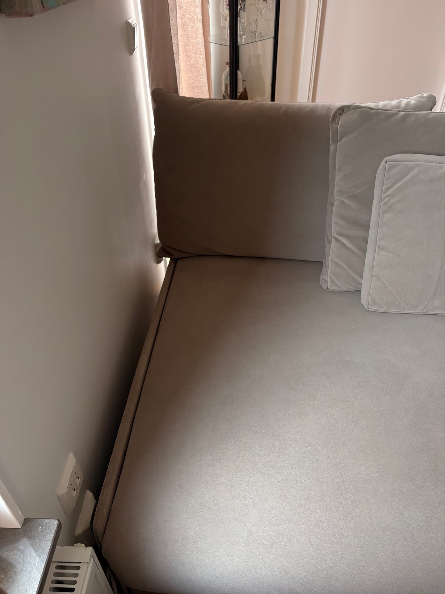 Bäddsoffa med förvaring sweef