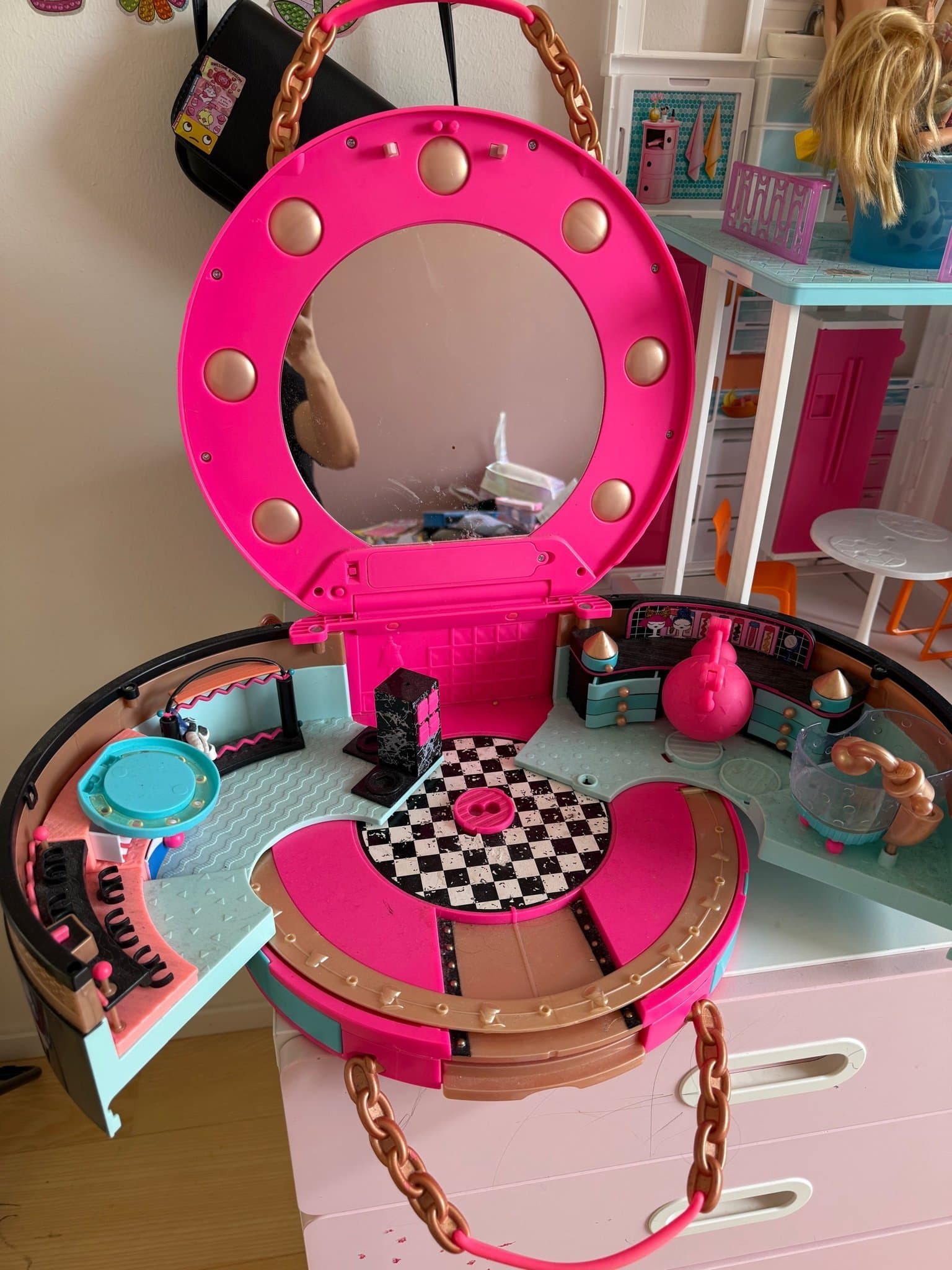 L.O.L. Surprise! 3-i-1 salon