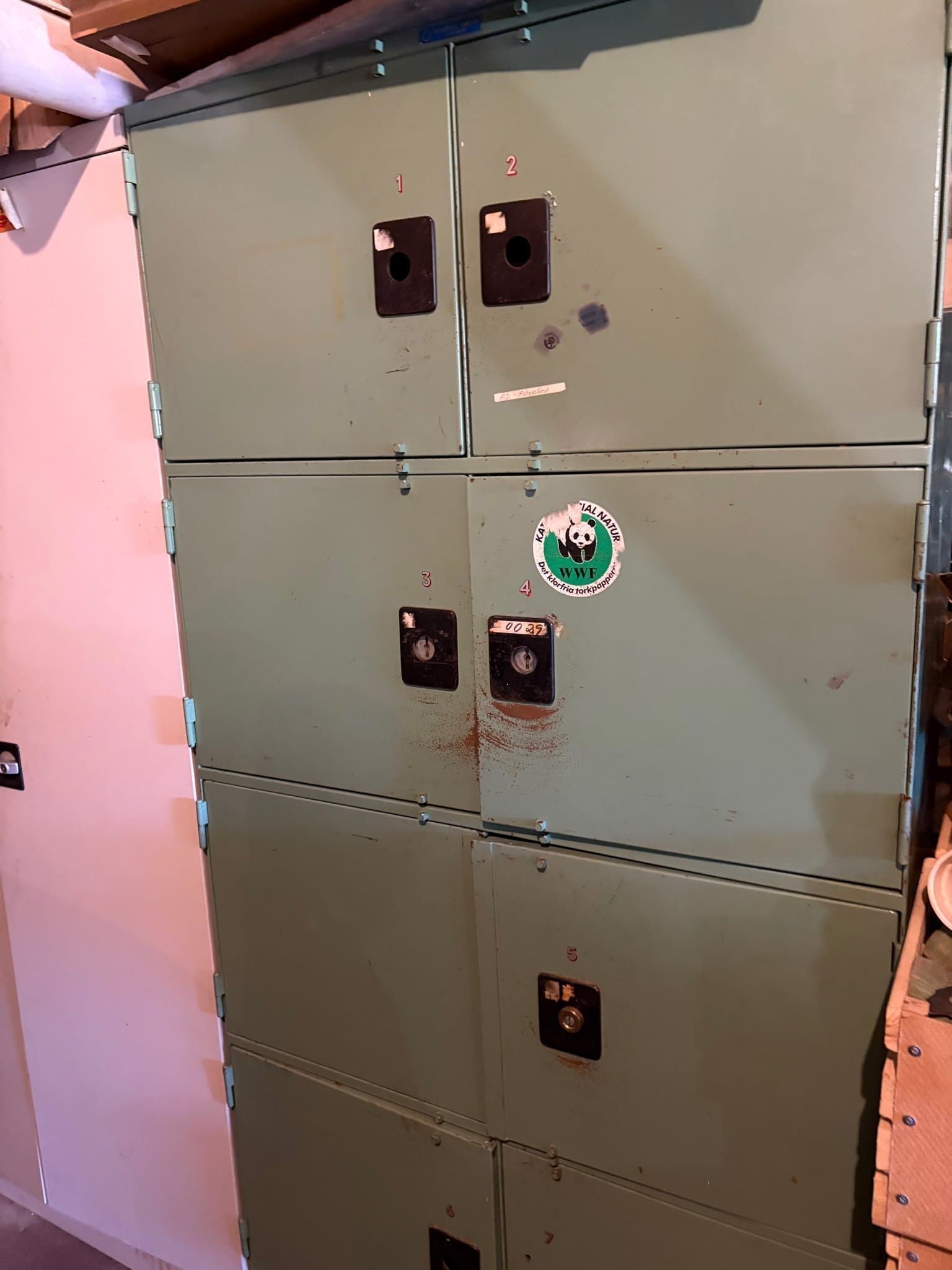 Förvaringsskåp i metall från Postverket