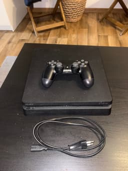 Sony PlayStation 4 Slim