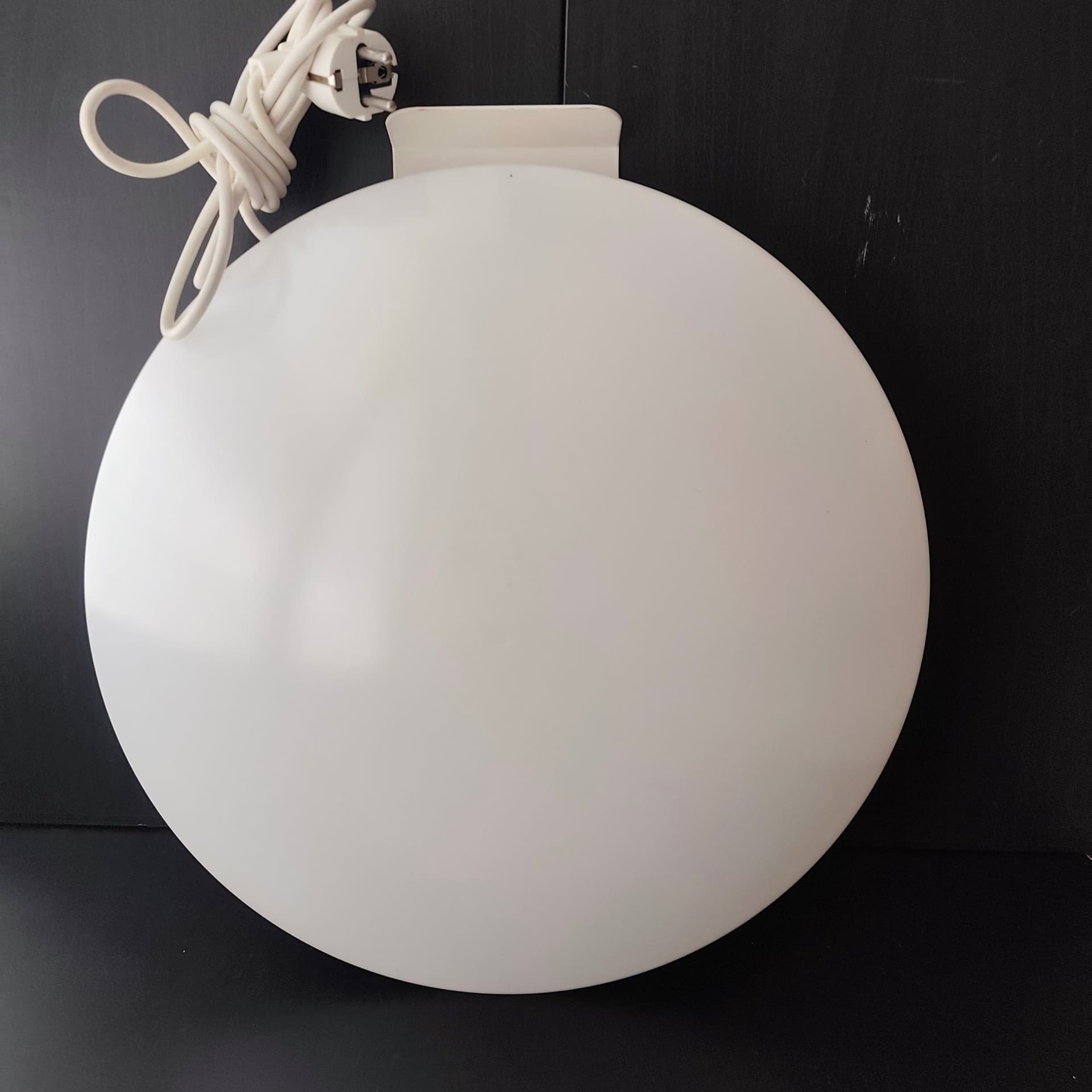 Vägglampa INNOJOK OY Ateljé Finland 1980-tal i plast .#B.