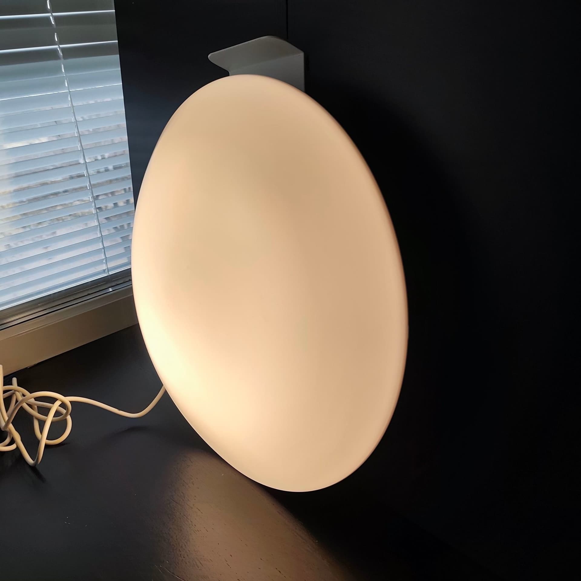 Vägglampa INNOJOK OY Ateljé Finland 1980-tal i plast .#B.