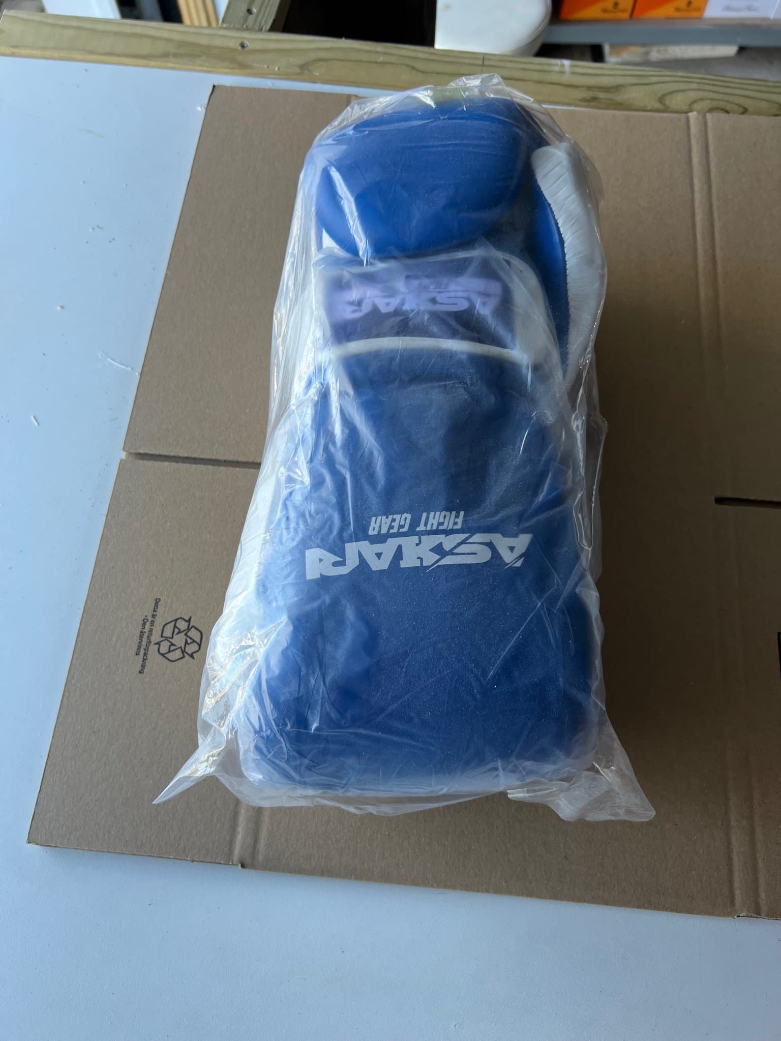 SHOCKWAVE Boxningshandskar 14 oz – Äkta Läder – Nya